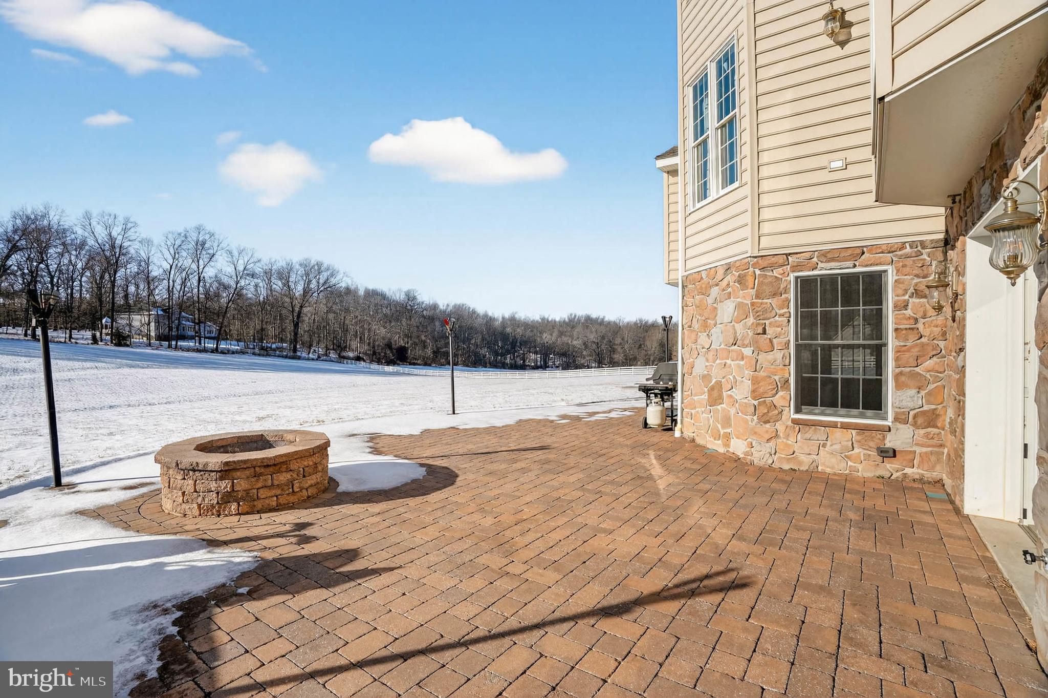 LITTLE CALEDONIA - Residential