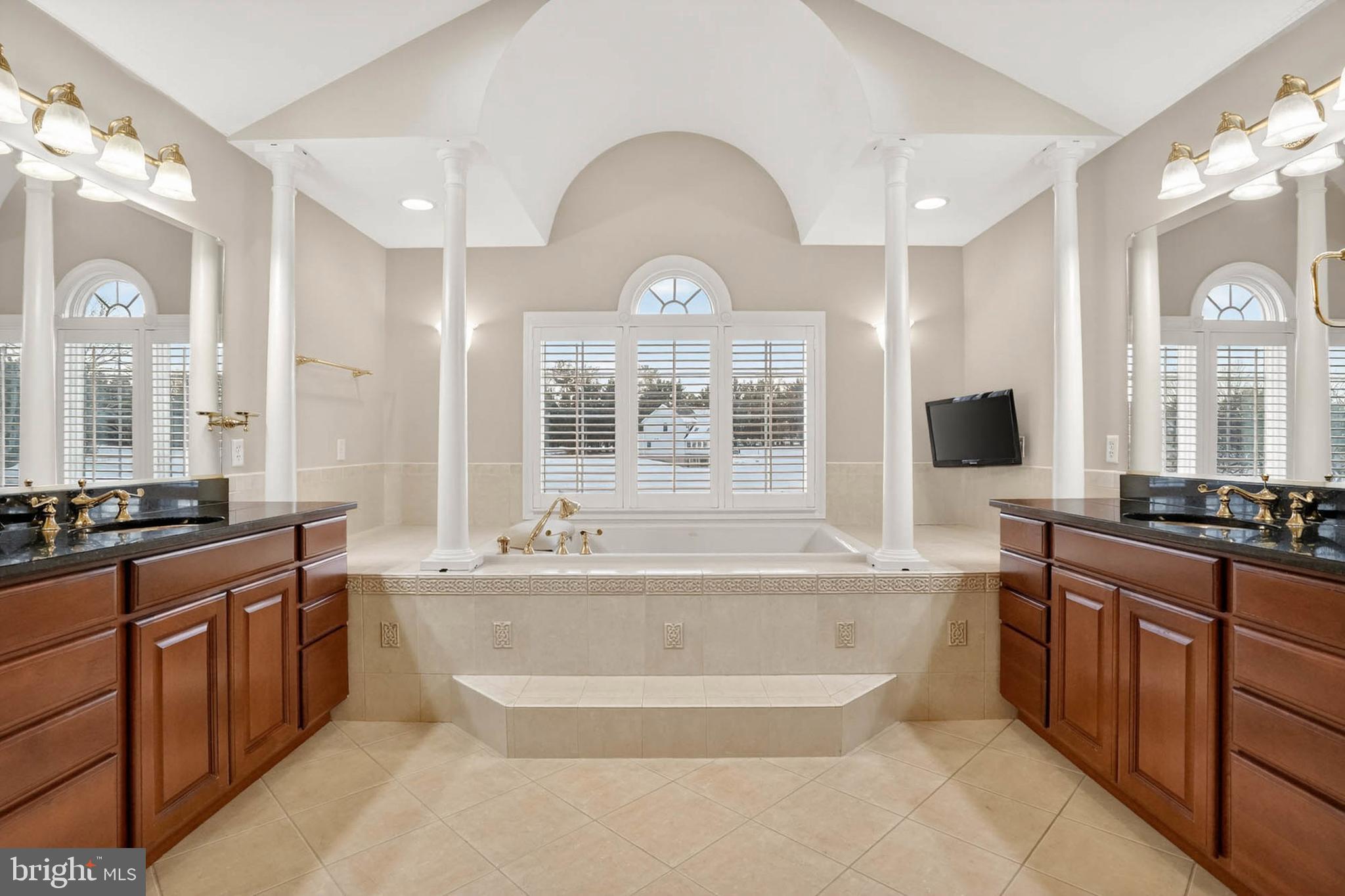 LITTLE CALEDONIA - Residential