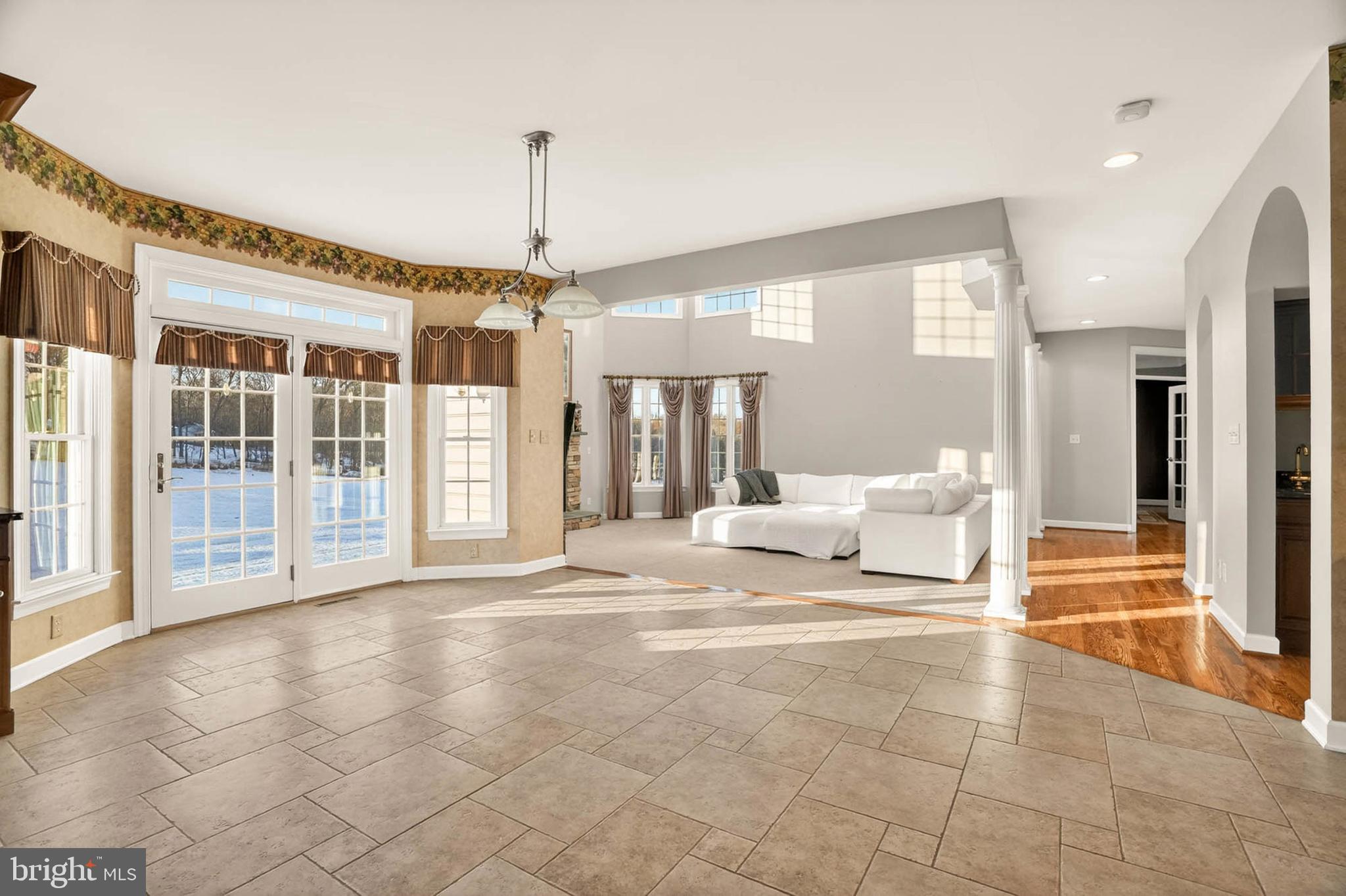 LITTLE CALEDONIA - Residential