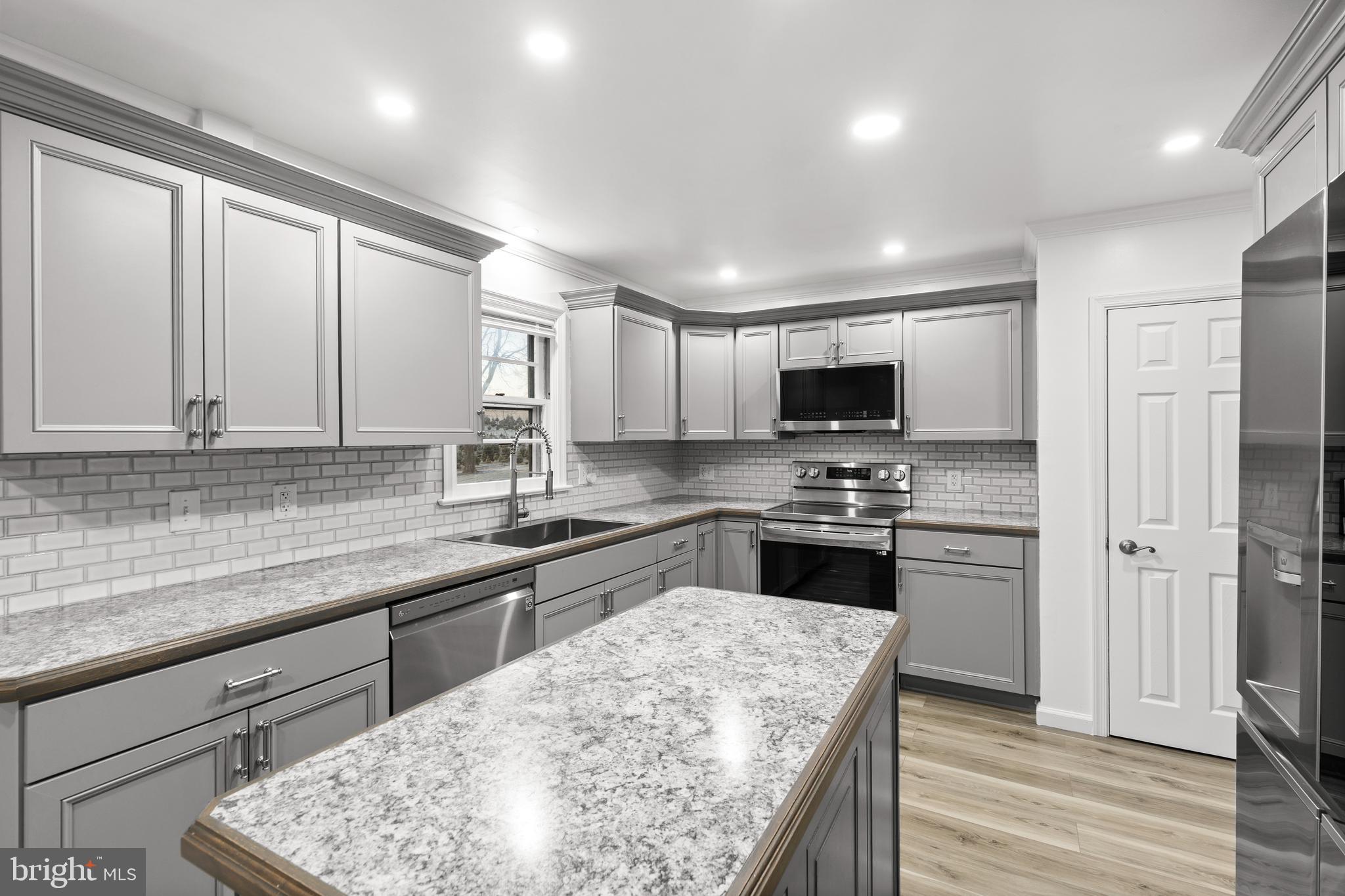 MILLERSVILLE - Residential