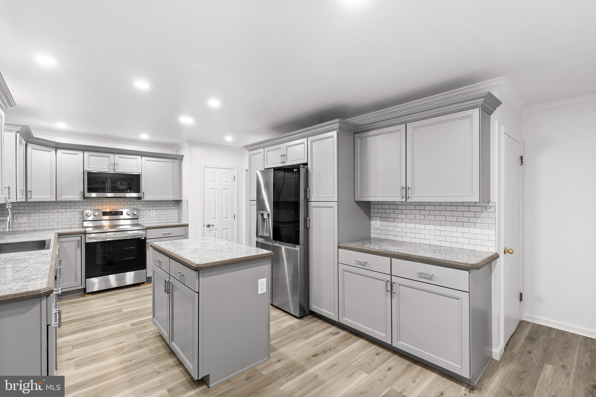 MILLERSVILLE - Residential