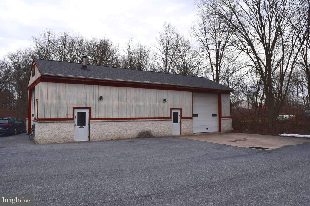 Photo of 1092 Rettew Mill Road, EPHRATA, PA 17522 (MLS # PALA2063990)