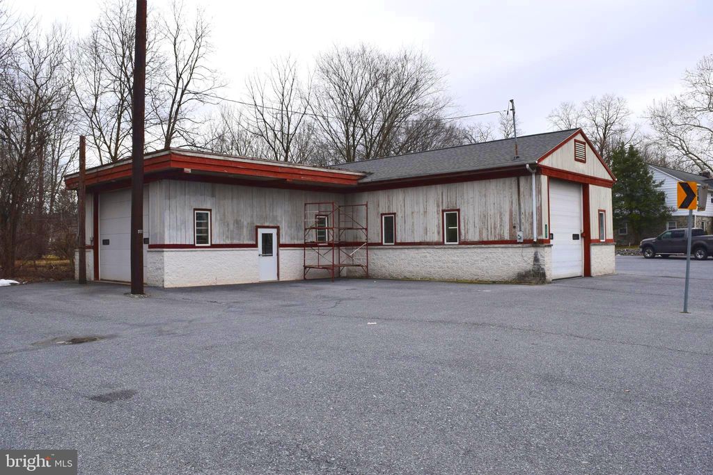 Photo of 1092 Rettew Mill Road, EPHRATA, PA 17522 (MLS # PALA2063990)