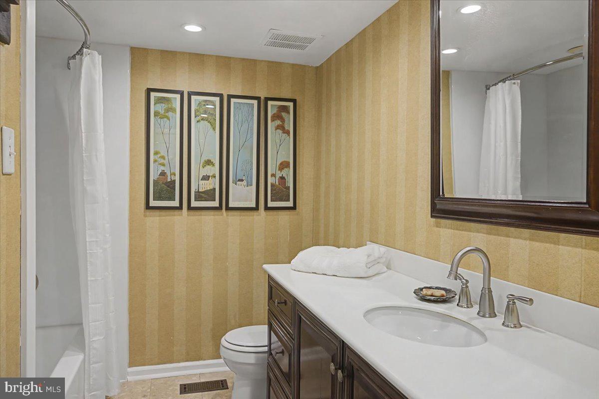 VILLAGE II - Residential