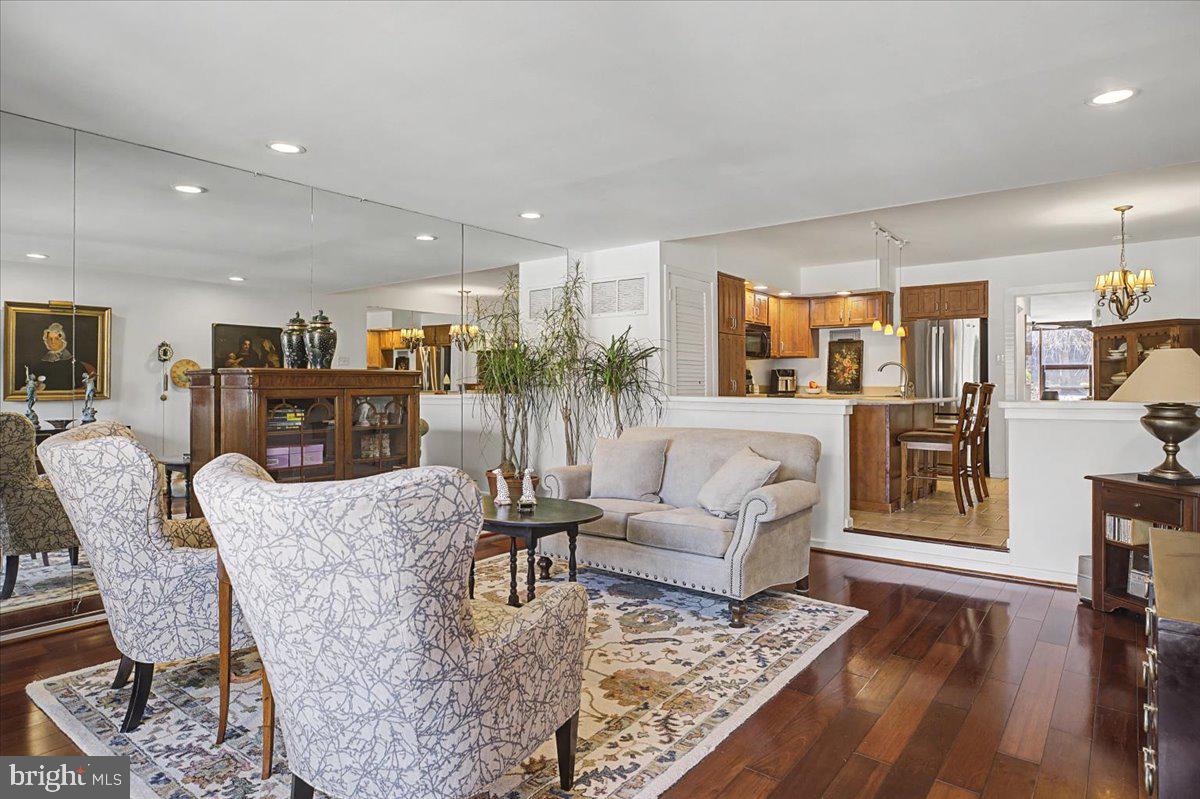 VILLAGE II - Residential