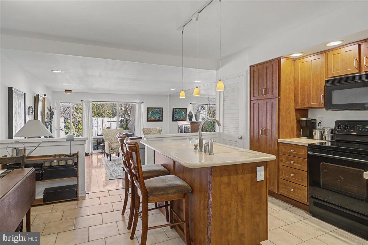 VILLAGE II - Residential