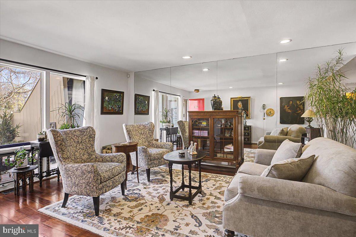 VILLAGE II - Residential