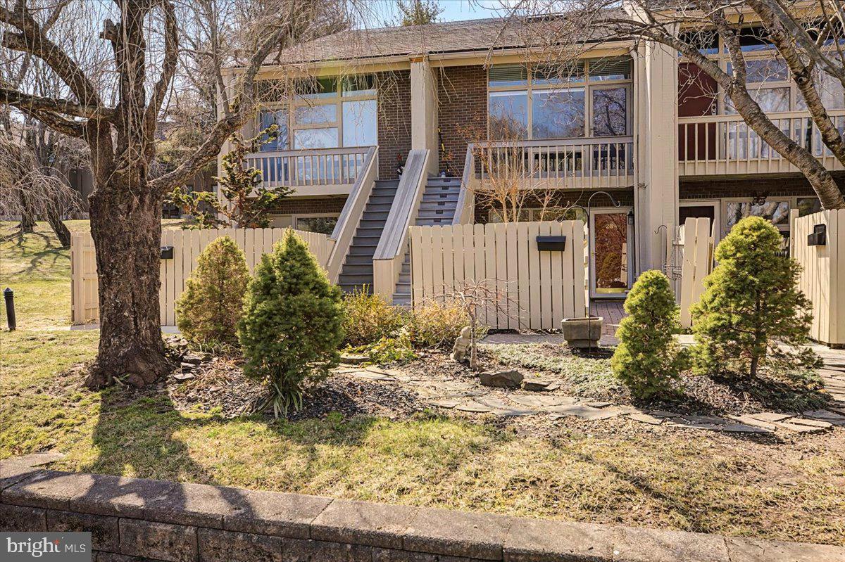 VILLAGE II - Residential