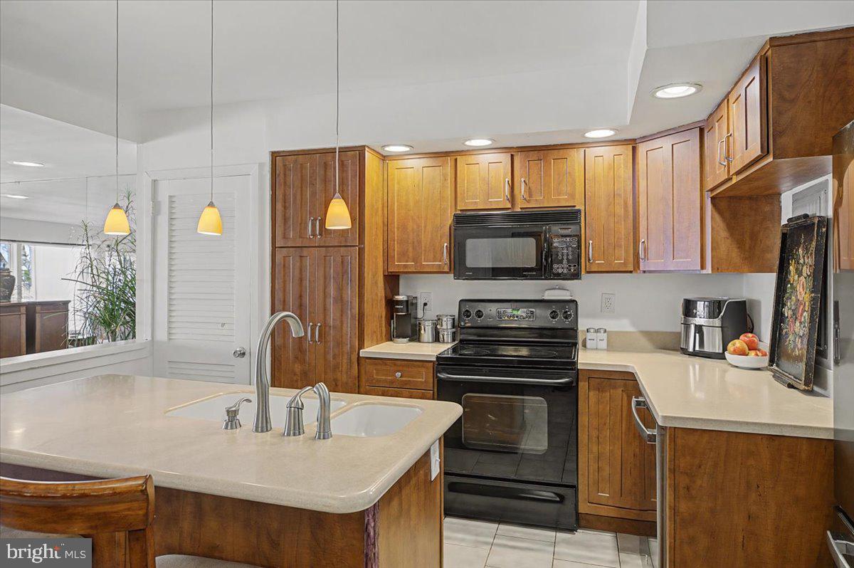 VILLAGE II - Residential