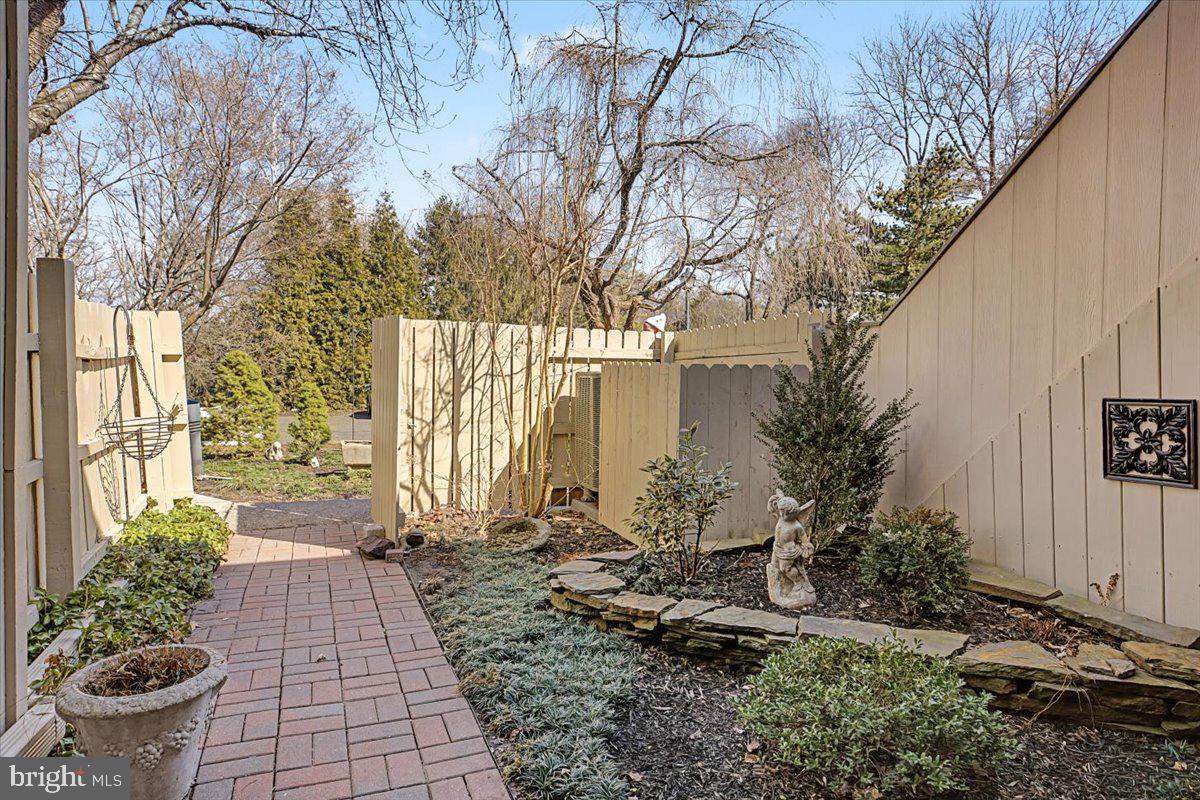 VILLAGE II - Residential