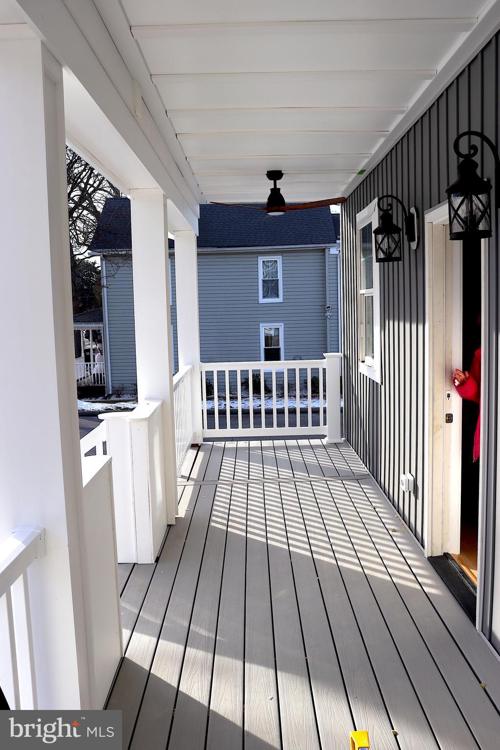 LOCUST COMMONS - Residential