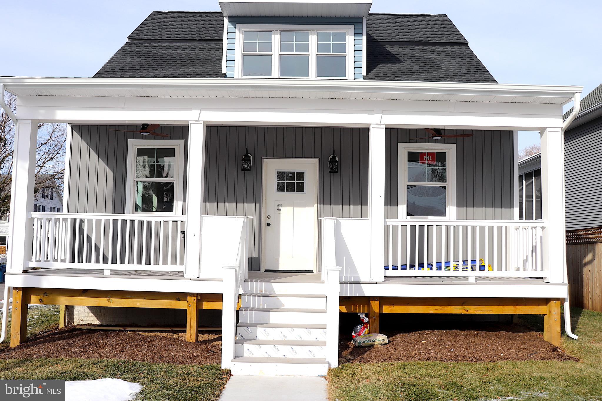 LOCUST COMMONS - Residential