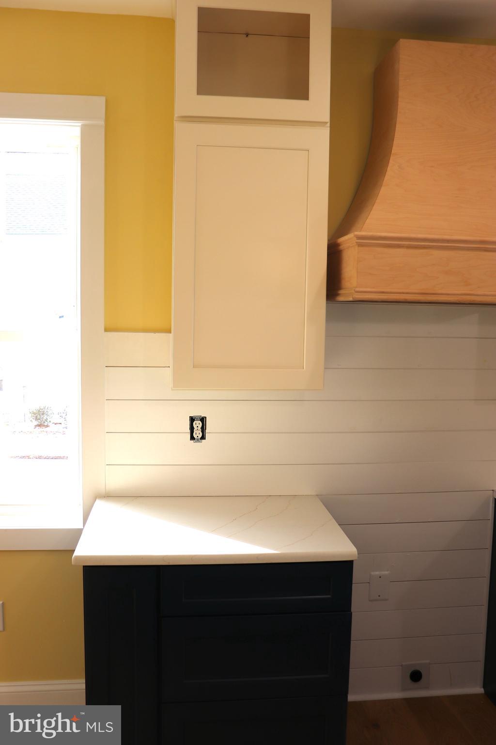 LOCUST COMMONS - Residential