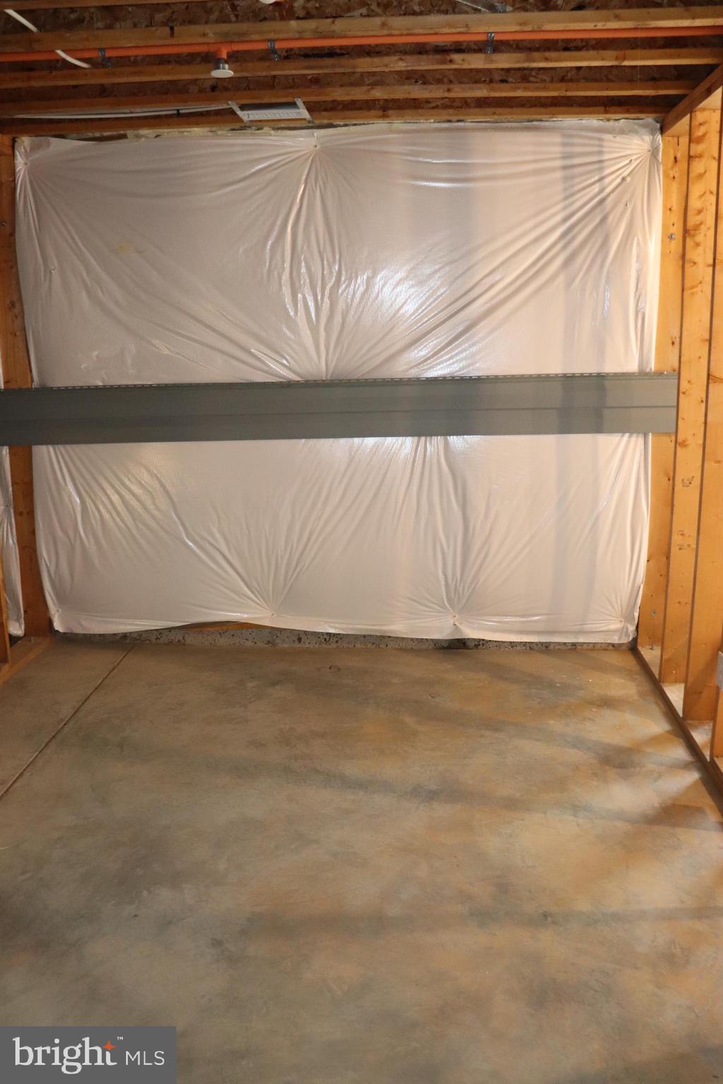 LOCUST COMMONS - Residential