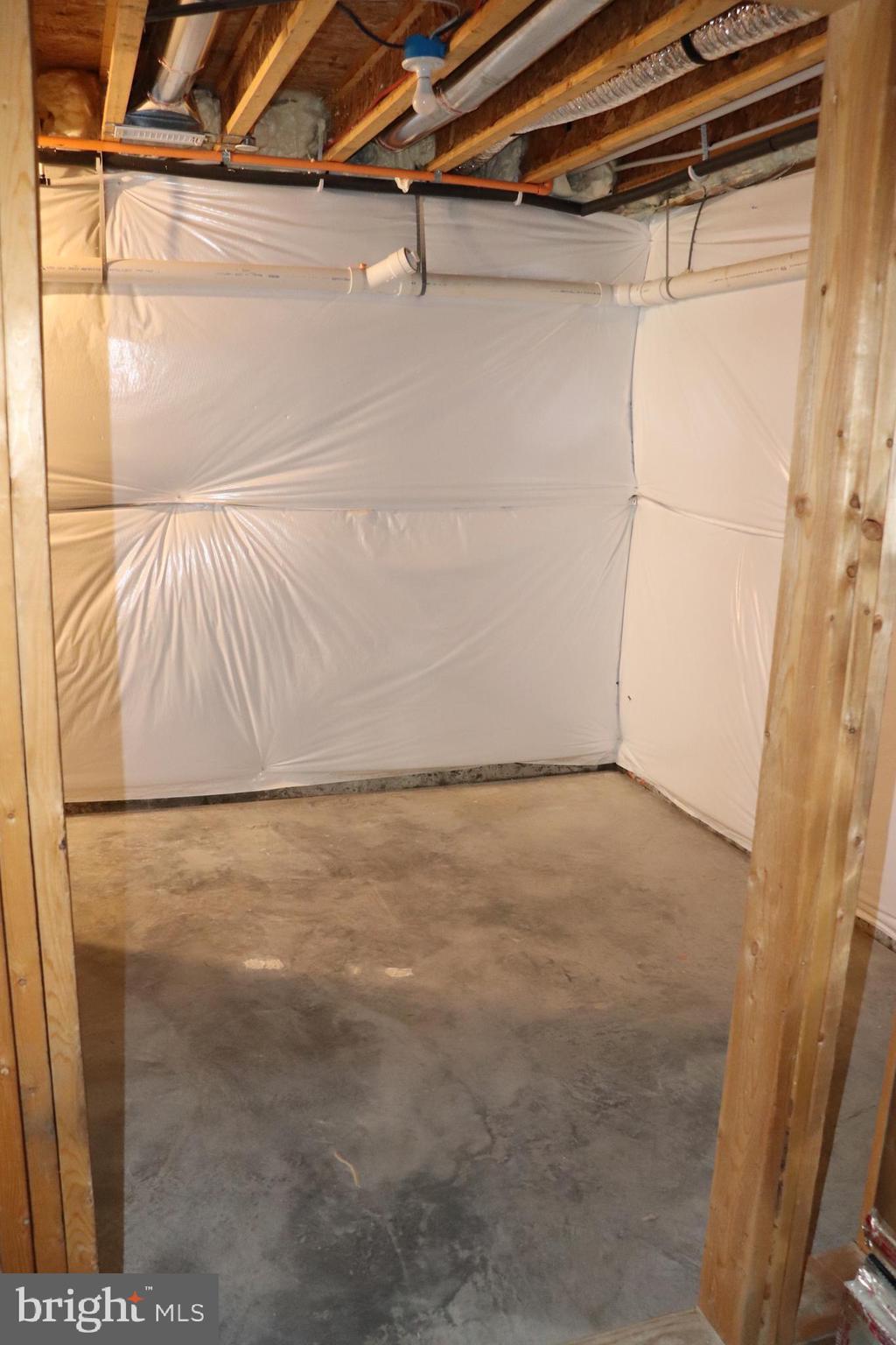 LOCUST COMMONS - Residential