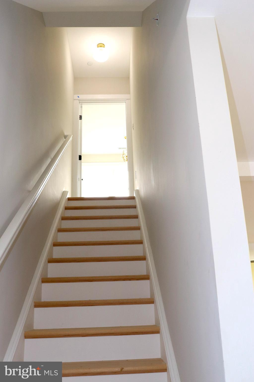 LOCUST COMMONS - Residential