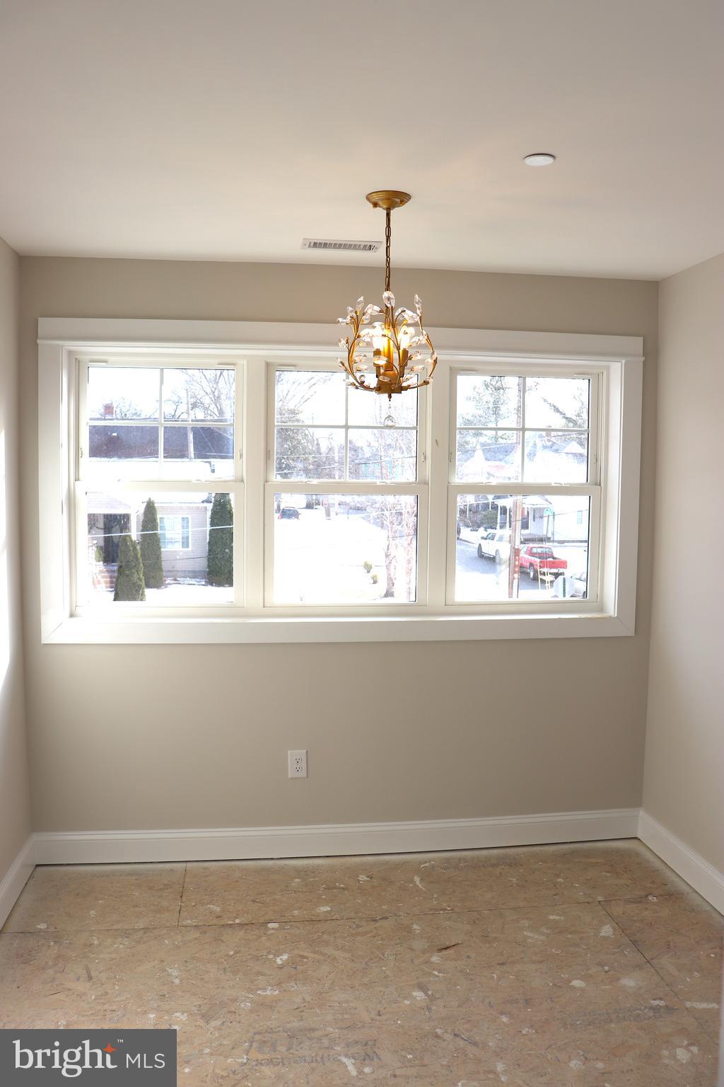 LOCUST COMMONS - Residential