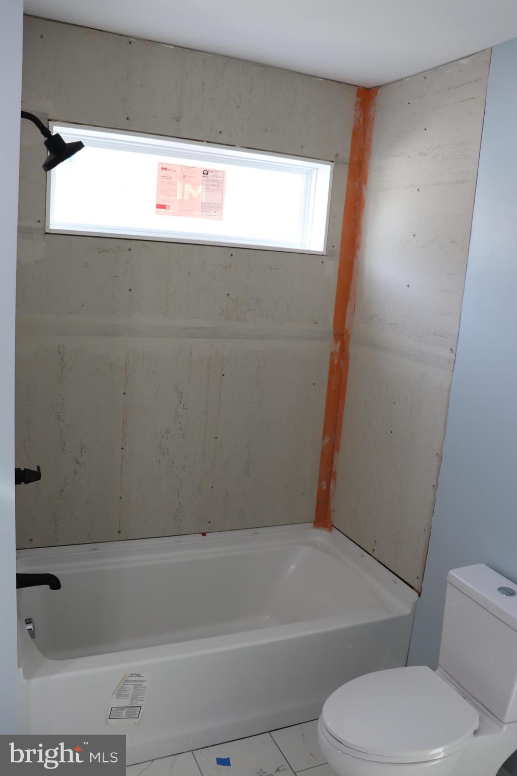 LOCUST COMMONS - Residential