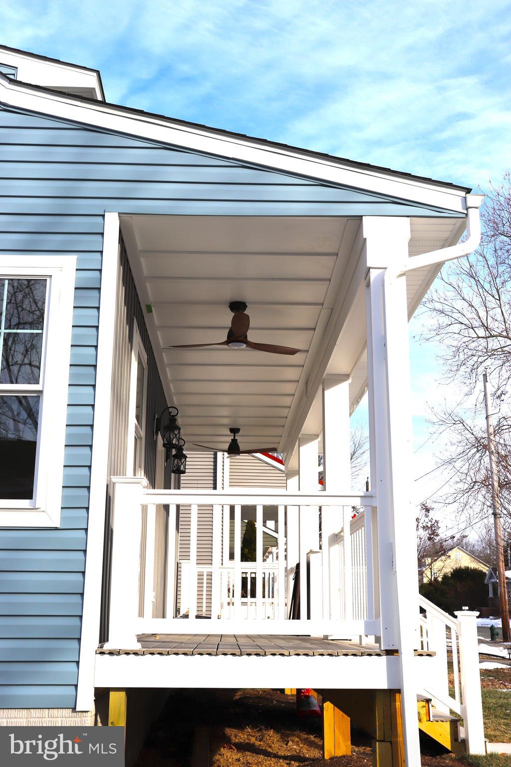 LOCUST COMMONS - Residential