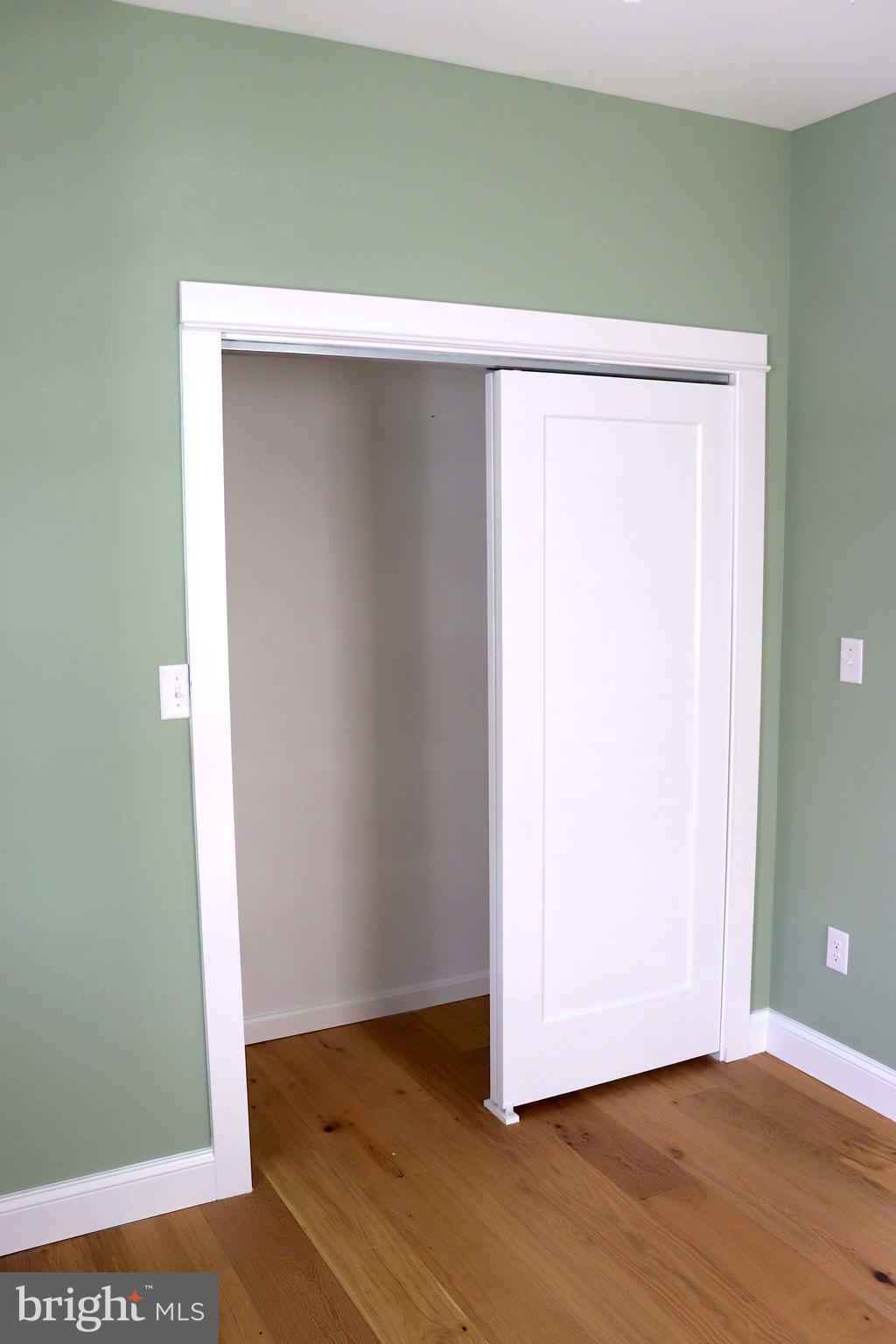 LOCUST COMMONS - Residential