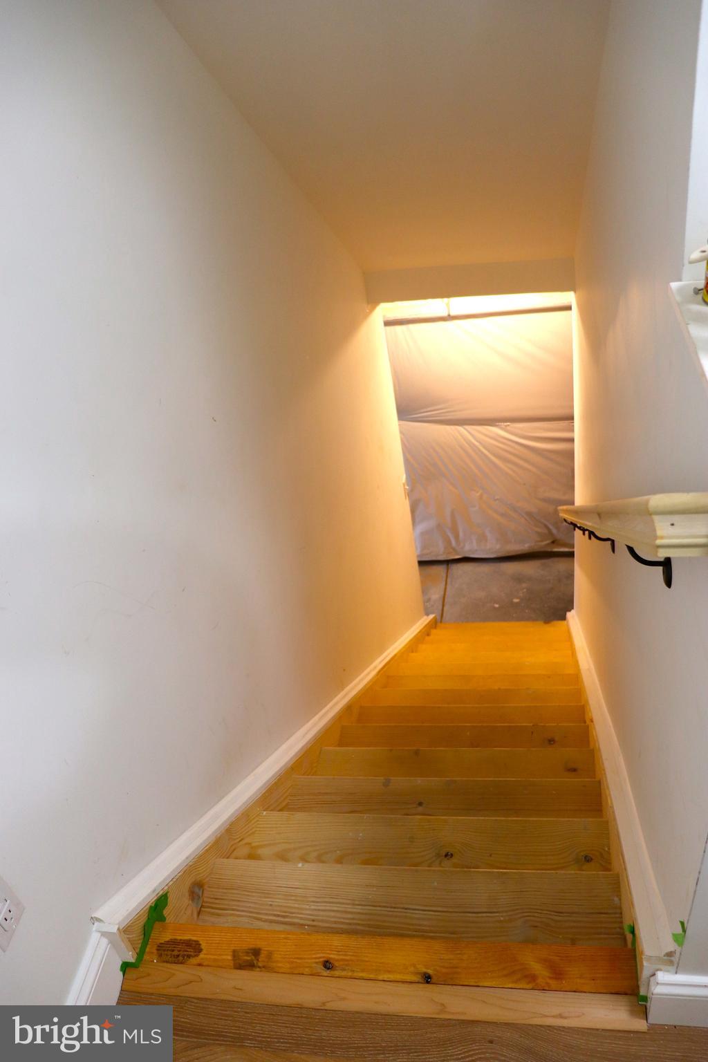 LOCUST COMMONS - Residential