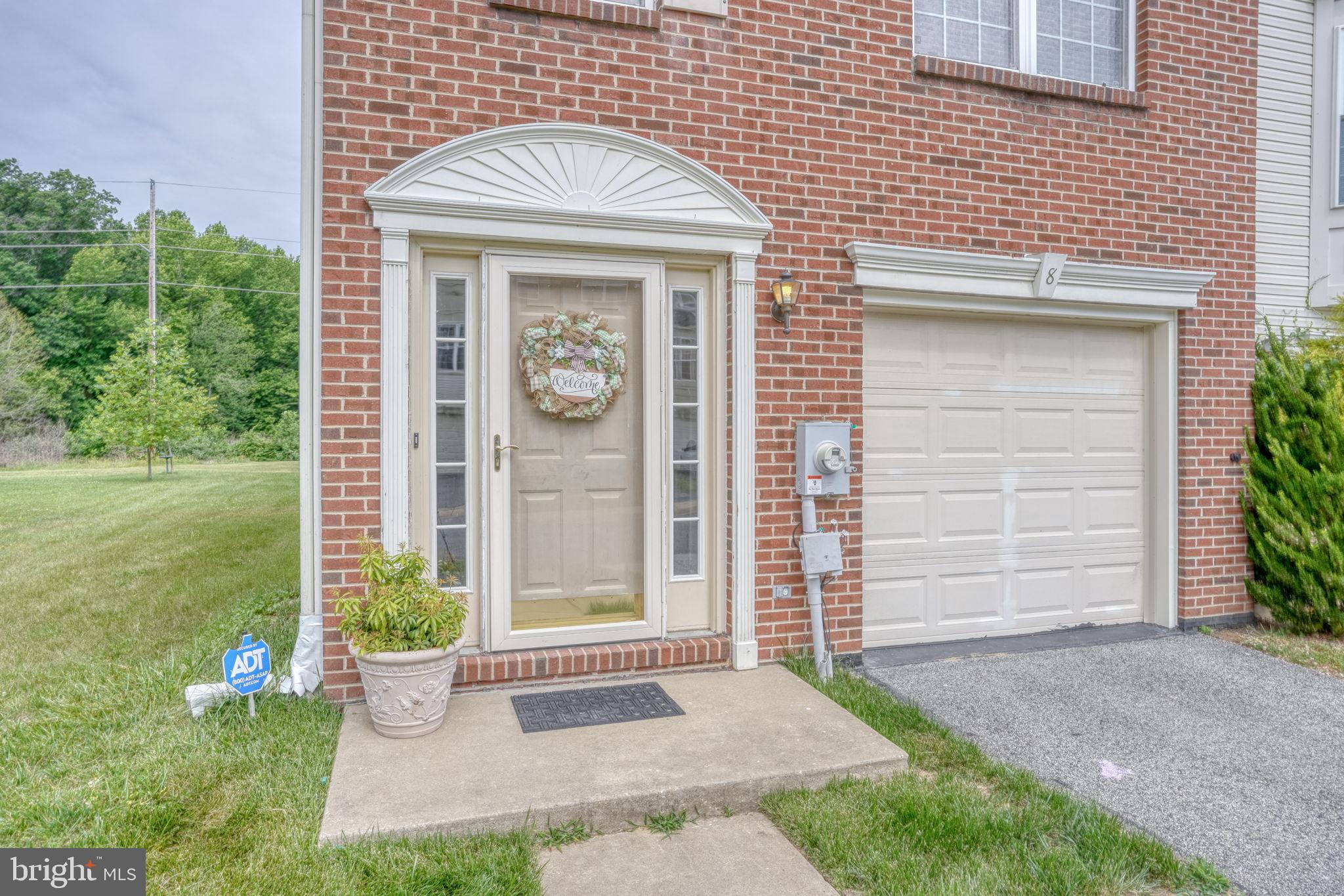 8 DOLMEN LANE