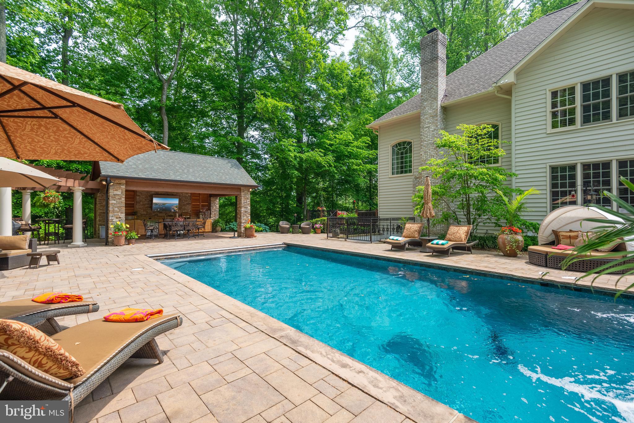 SOUTH RIVER COLONY - Residential