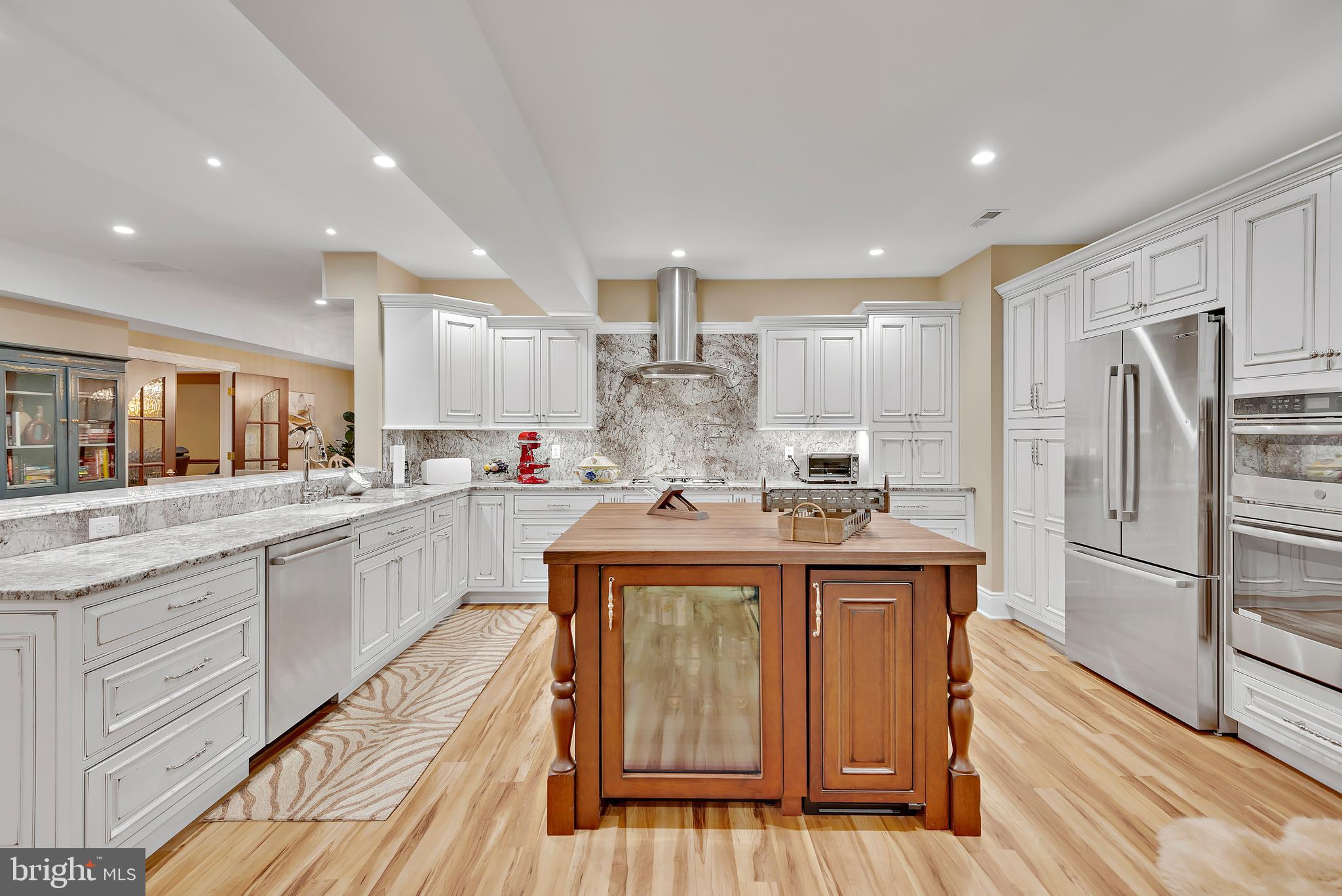 SOUTH RIVER COLONY - Residential