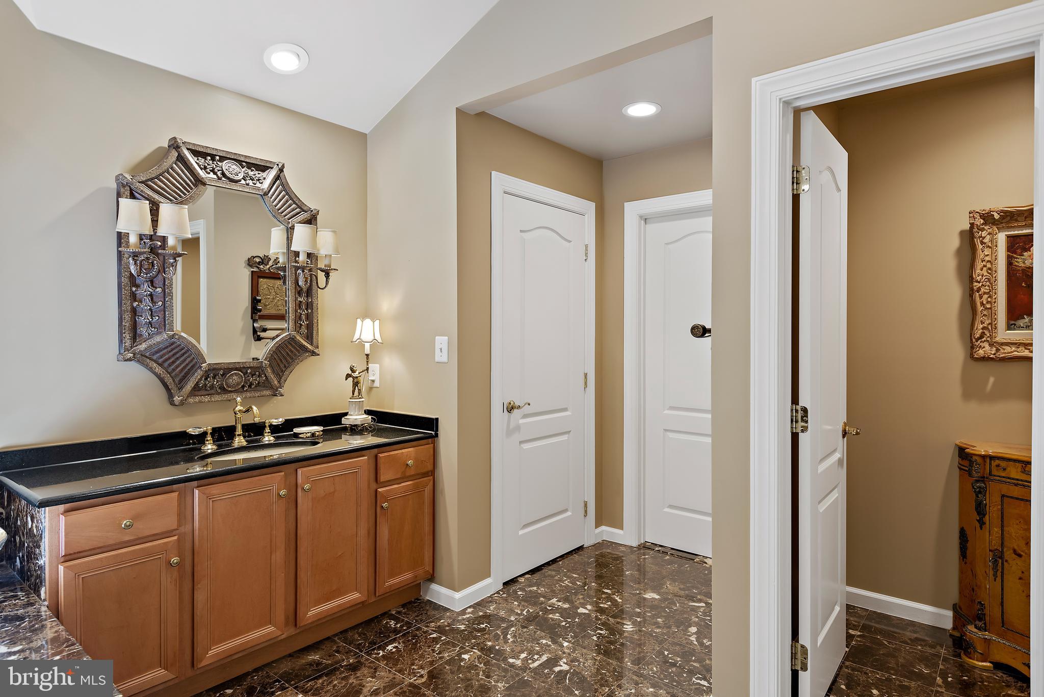 SOUTH RIVER COLONY - Residential