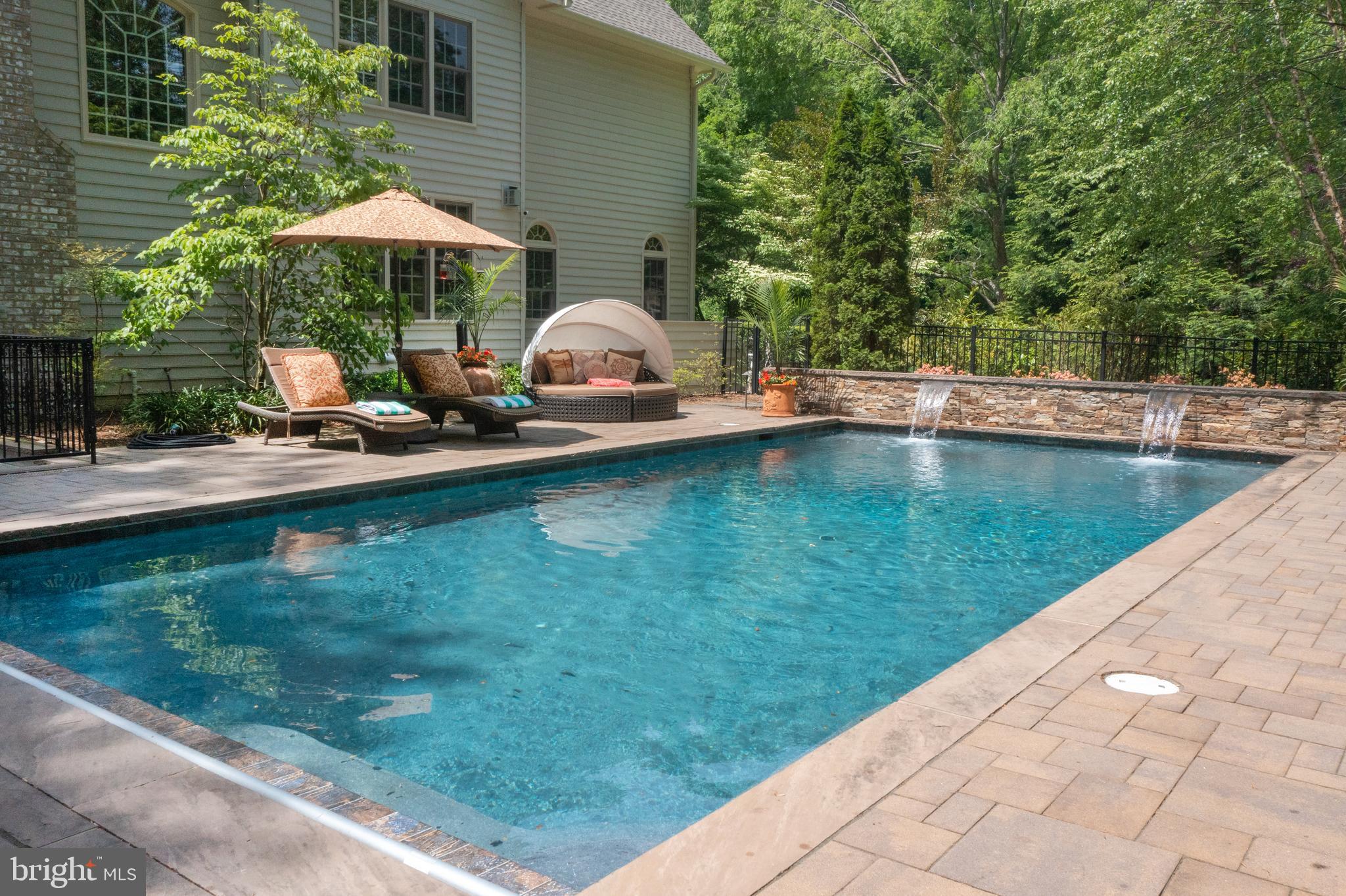 SOUTH RIVER COLONY - Residential