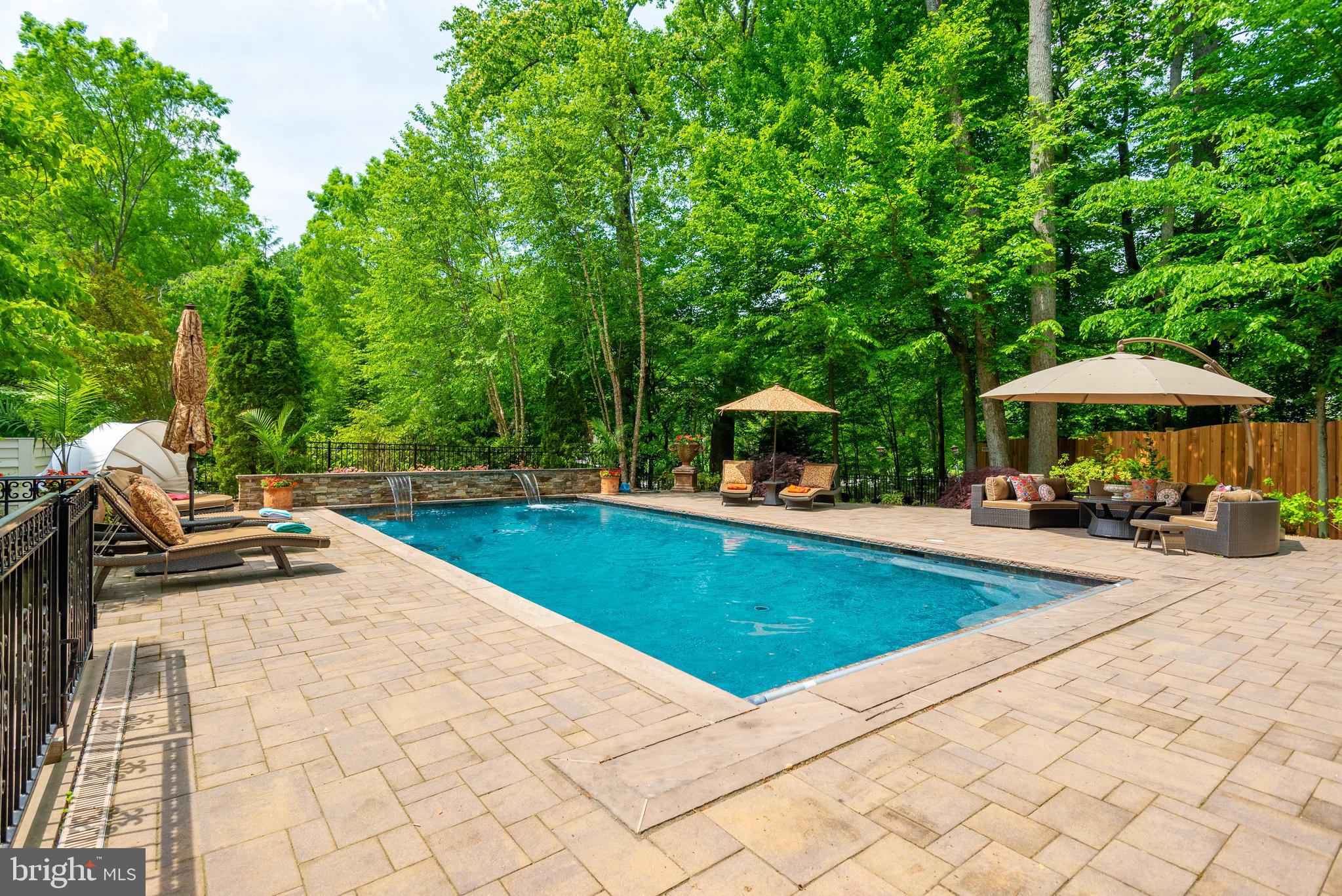 SOUTH RIVER COLONY - Residential