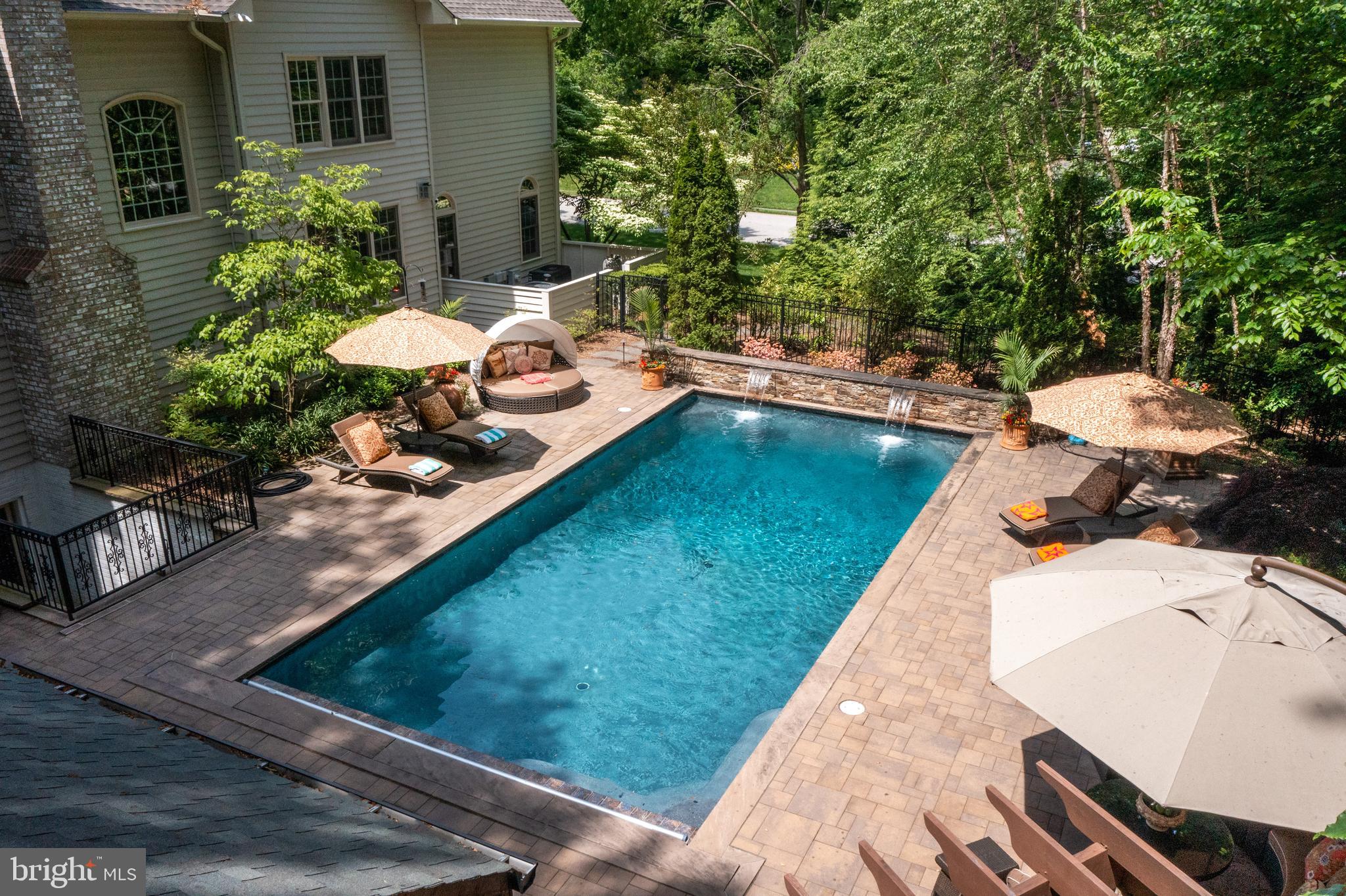 SOUTH RIVER COLONY - Residential