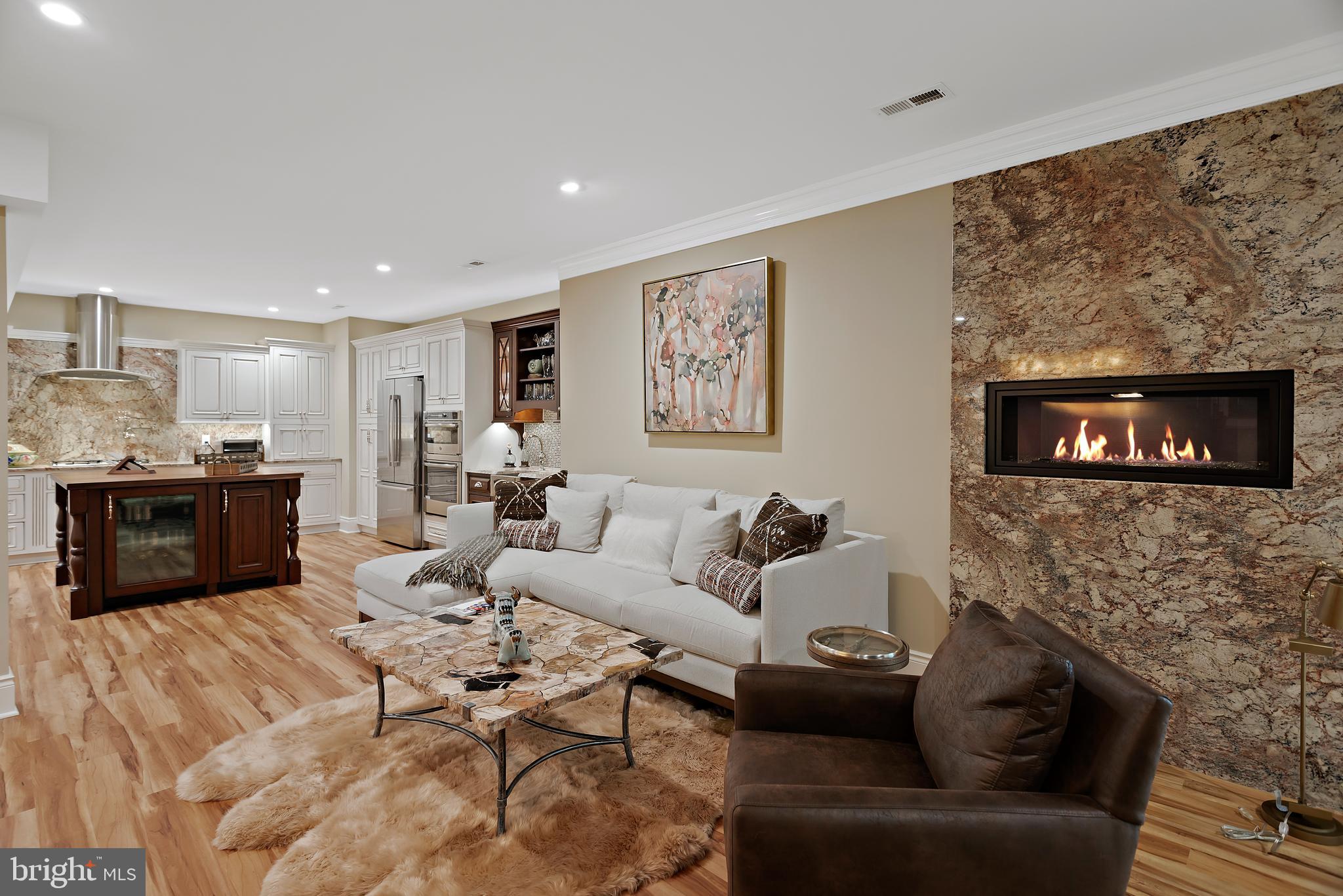 SOUTH RIVER COLONY - Residential