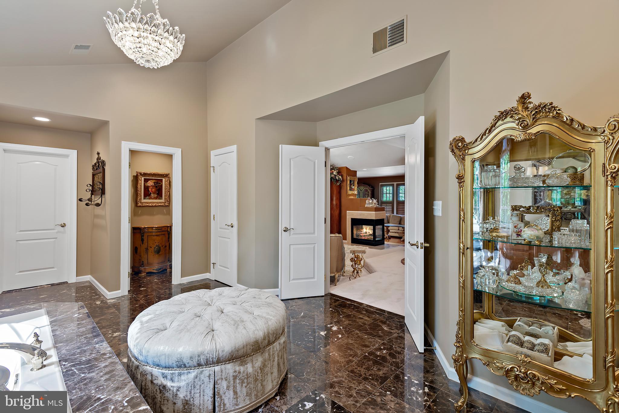 SOUTH RIVER COLONY - Residential