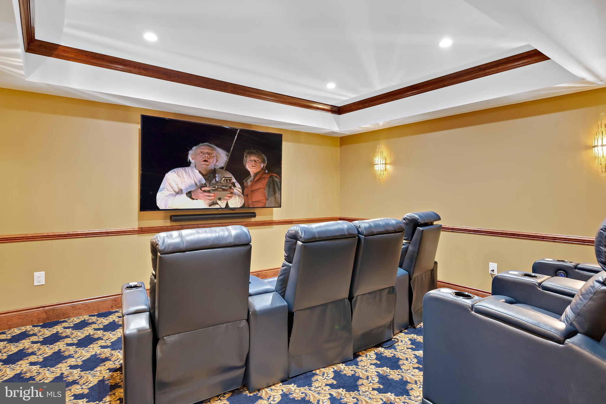 SOUTH RIVER COLONY - Residential