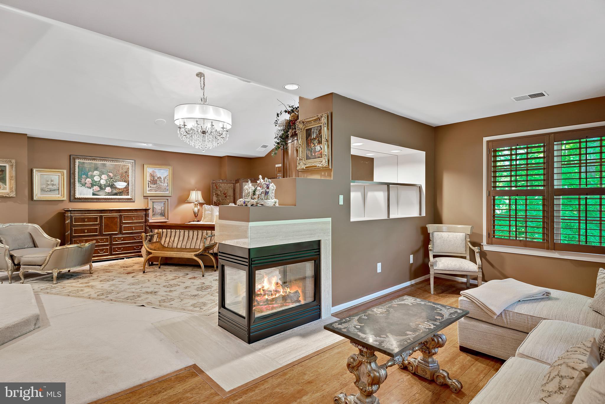 SOUTH RIVER COLONY - Residential