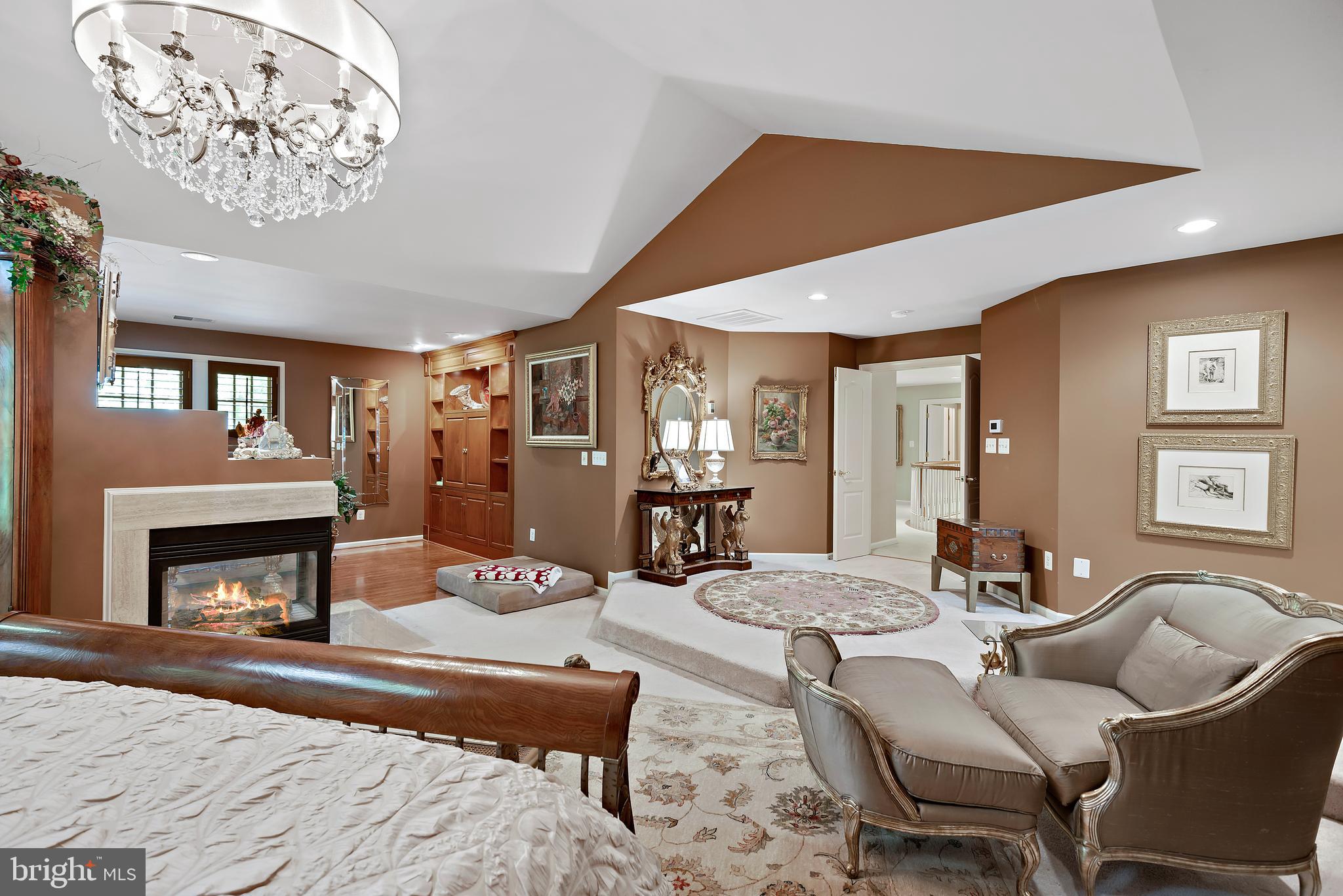 SOUTH RIVER COLONY - Residential