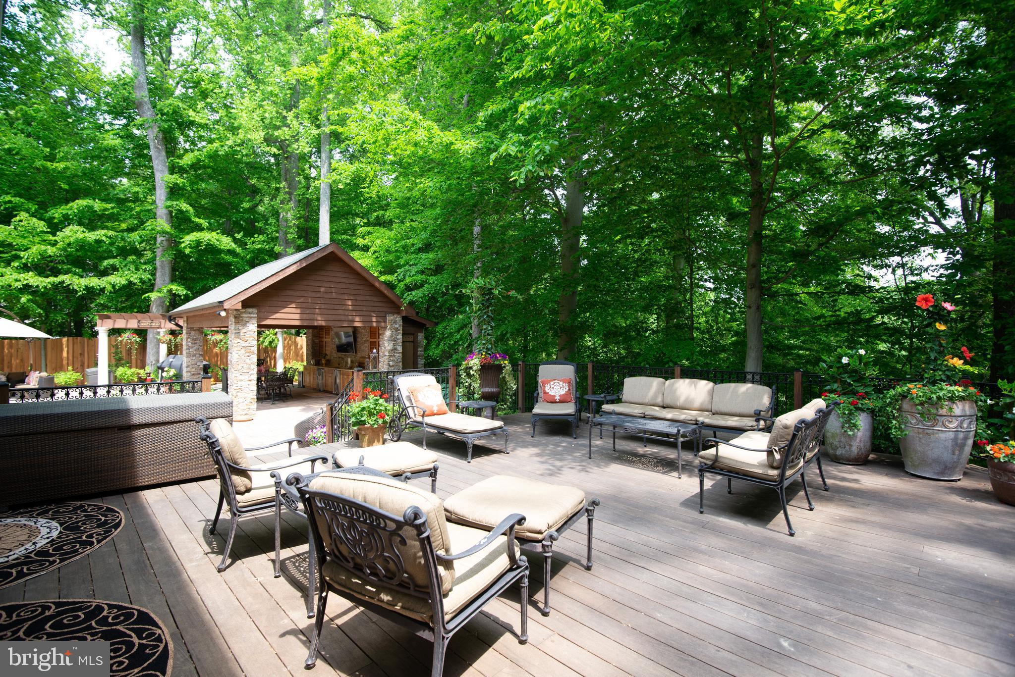 SOUTH RIVER COLONY - Residential