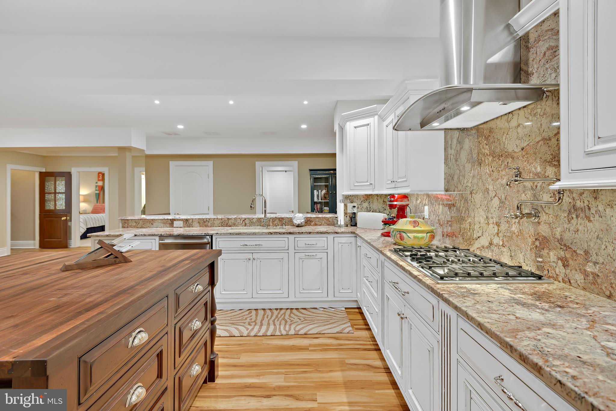 SOUTH RIVER COLONY - Residential