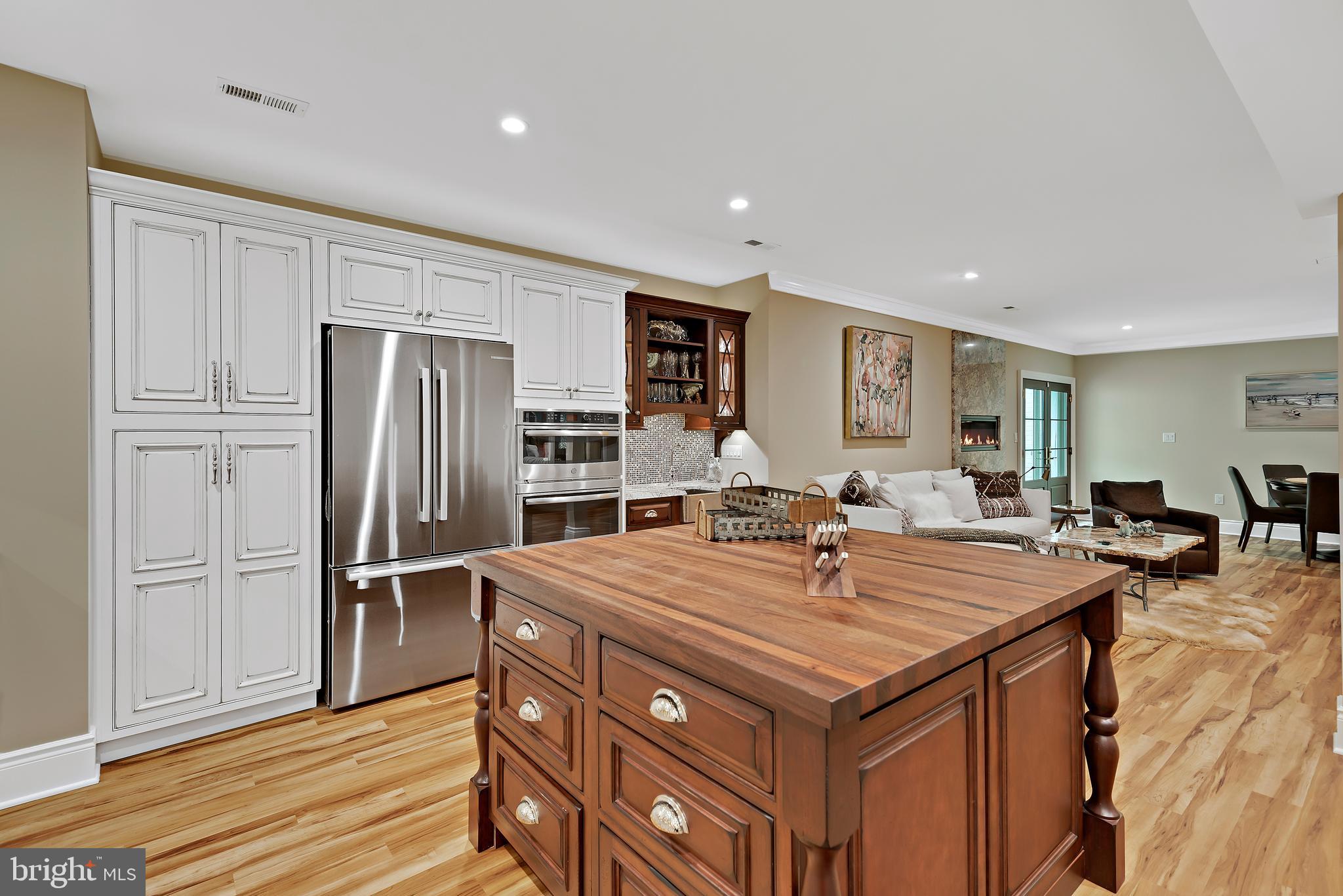 SOUTH RIVER COLONY - Residential