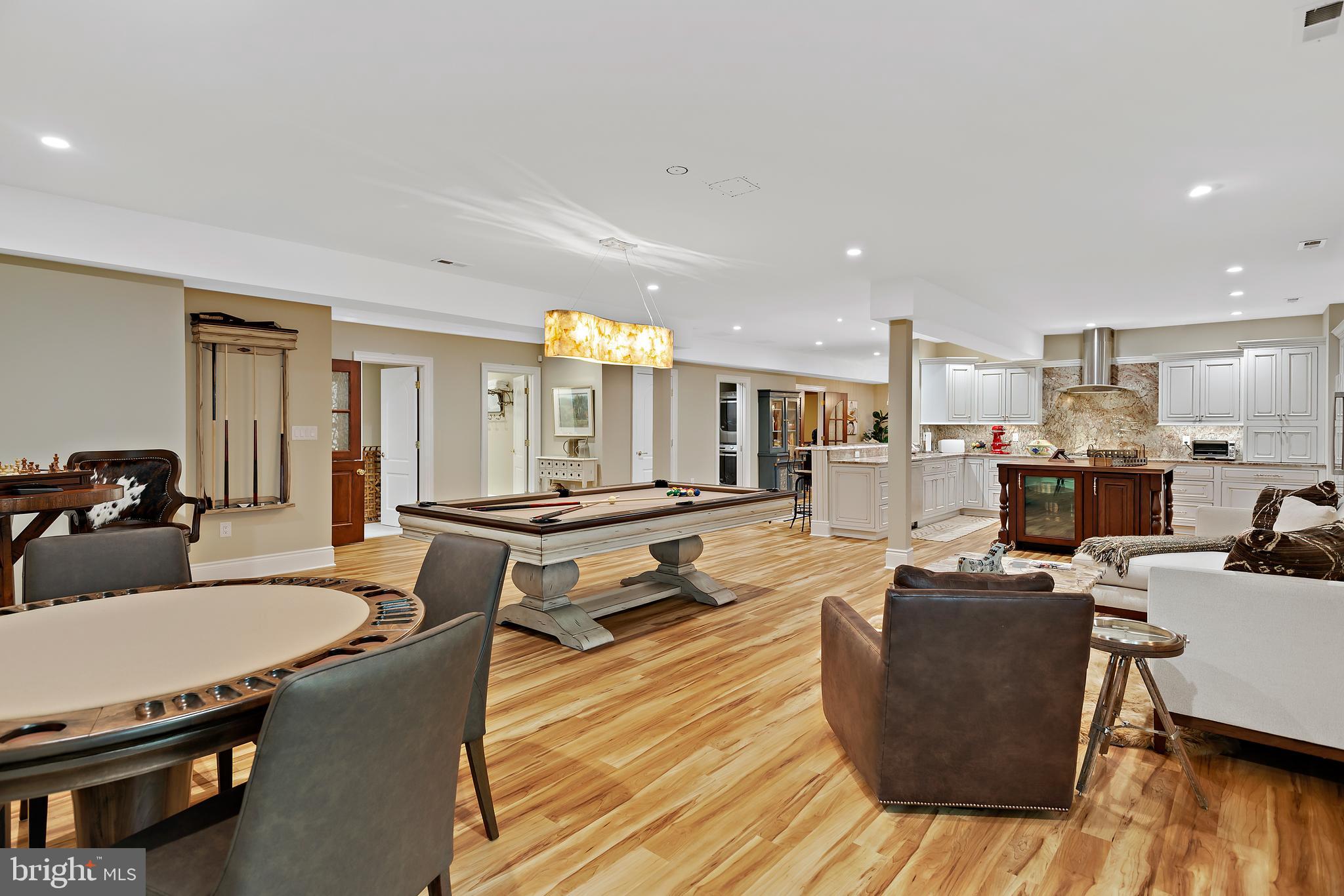 SOUTH RIVER COLONY - Residential