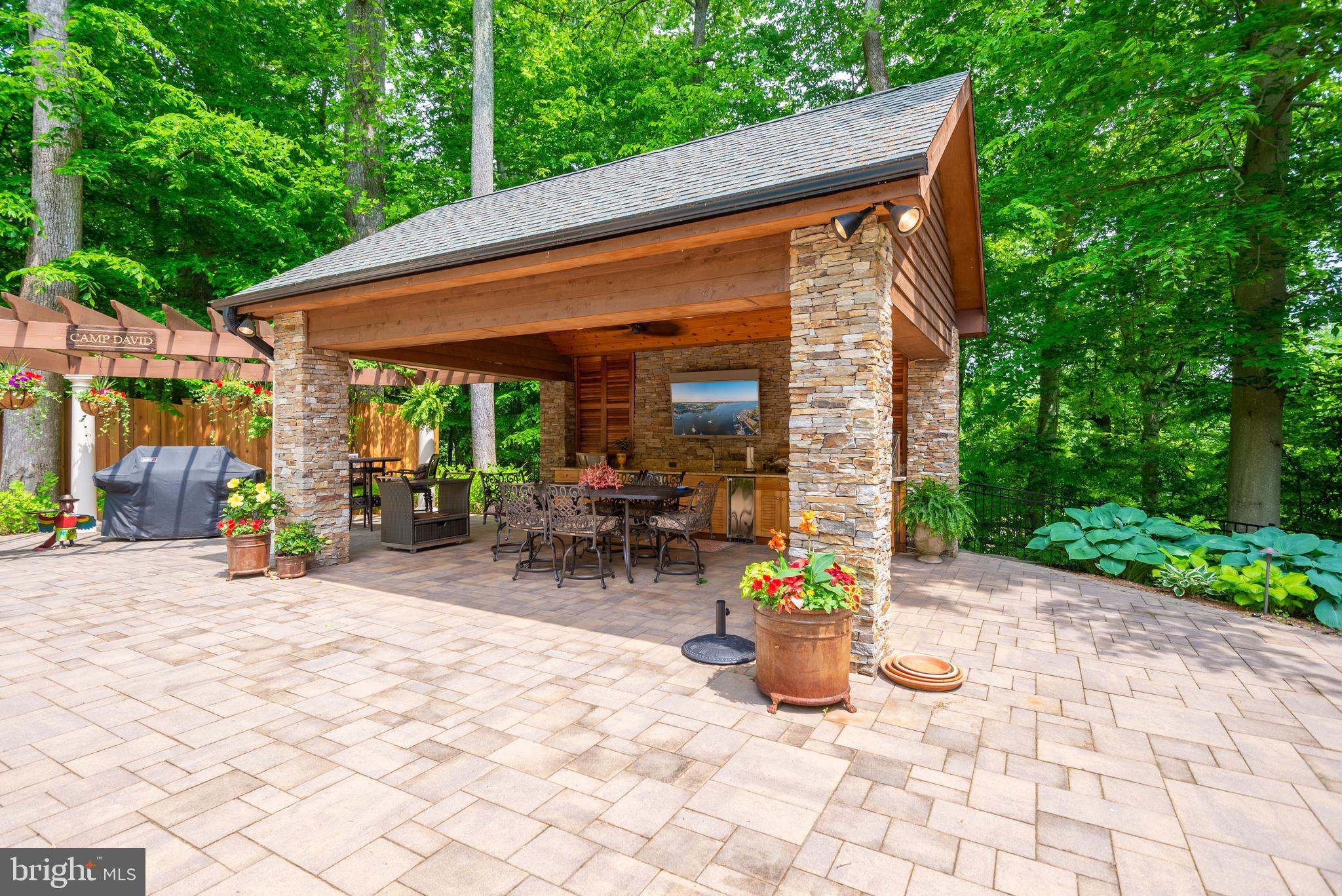 SOUTH RIVER COLONY - Residential