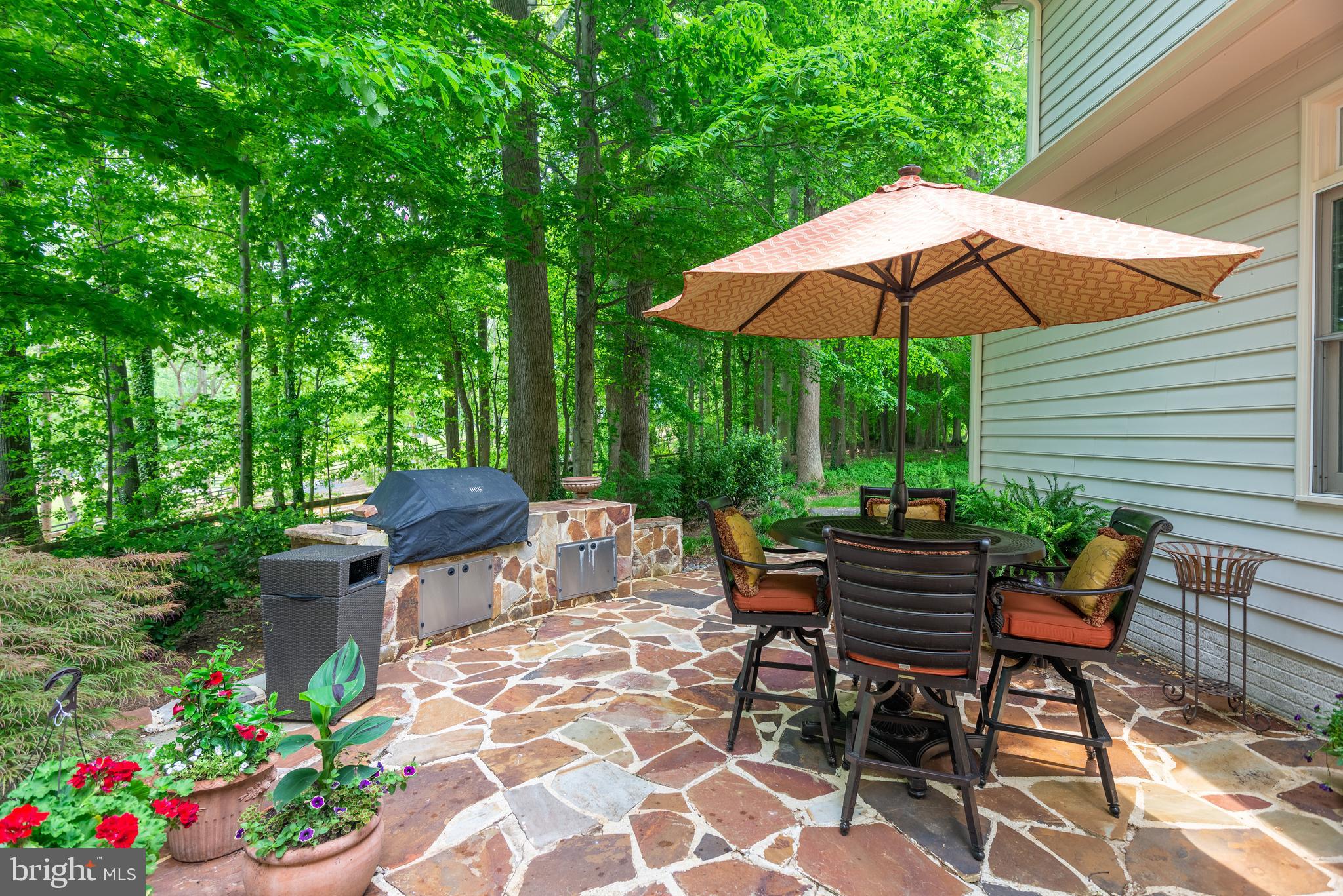 SOUTH RIVER COLONY - Residential