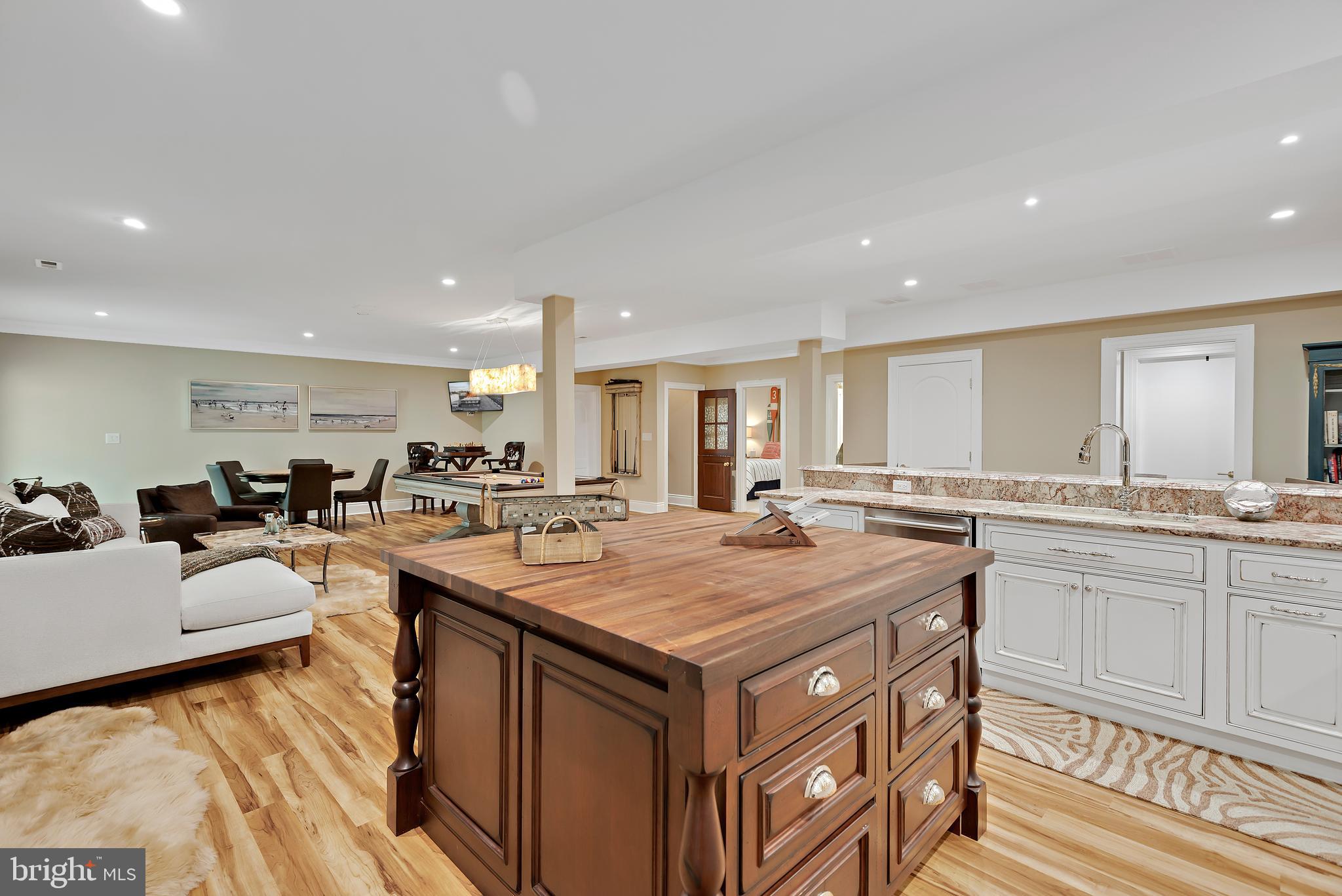 SOUTH RIVER COLONY - Residential