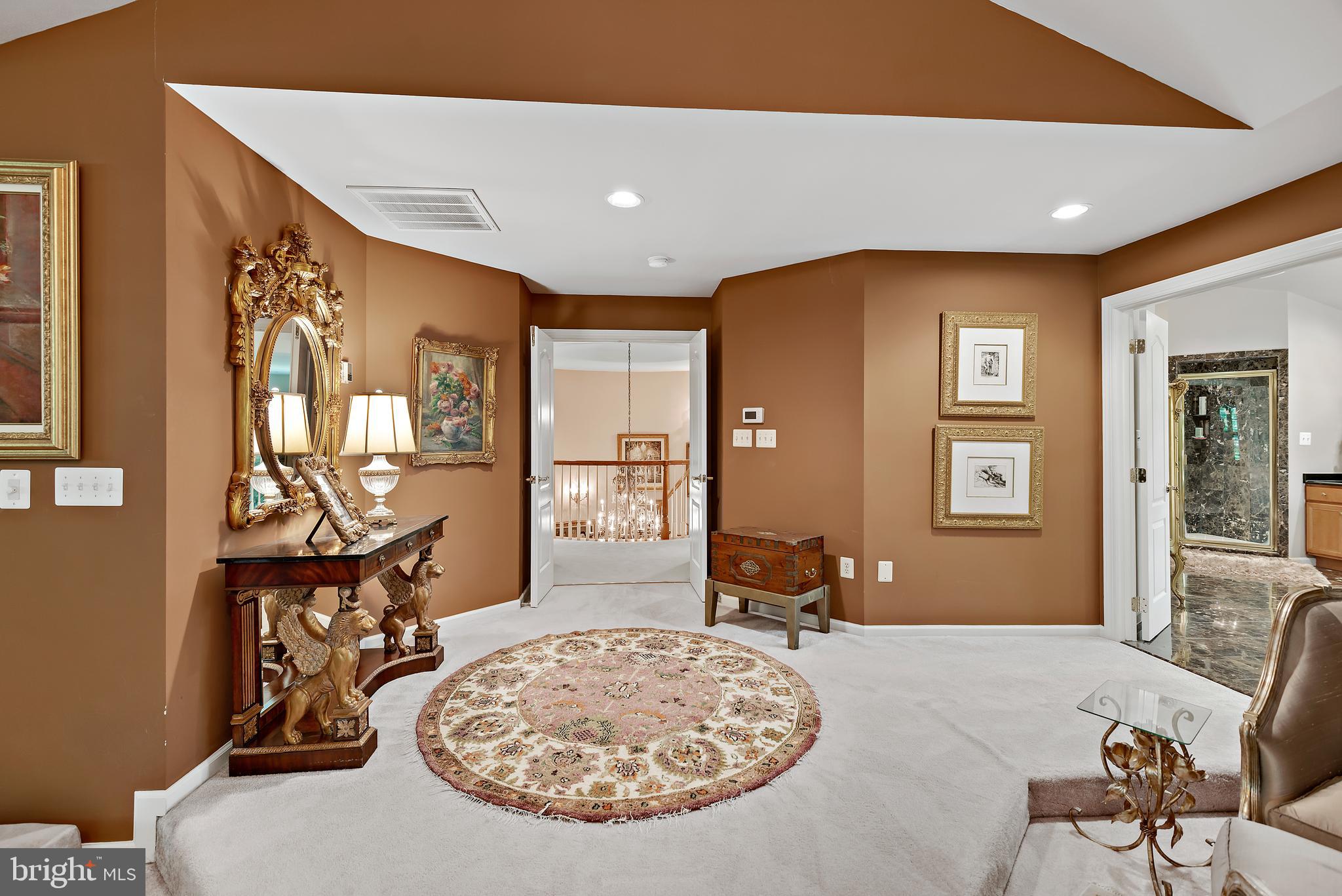 SOUTH RIVER COLONY - Residential