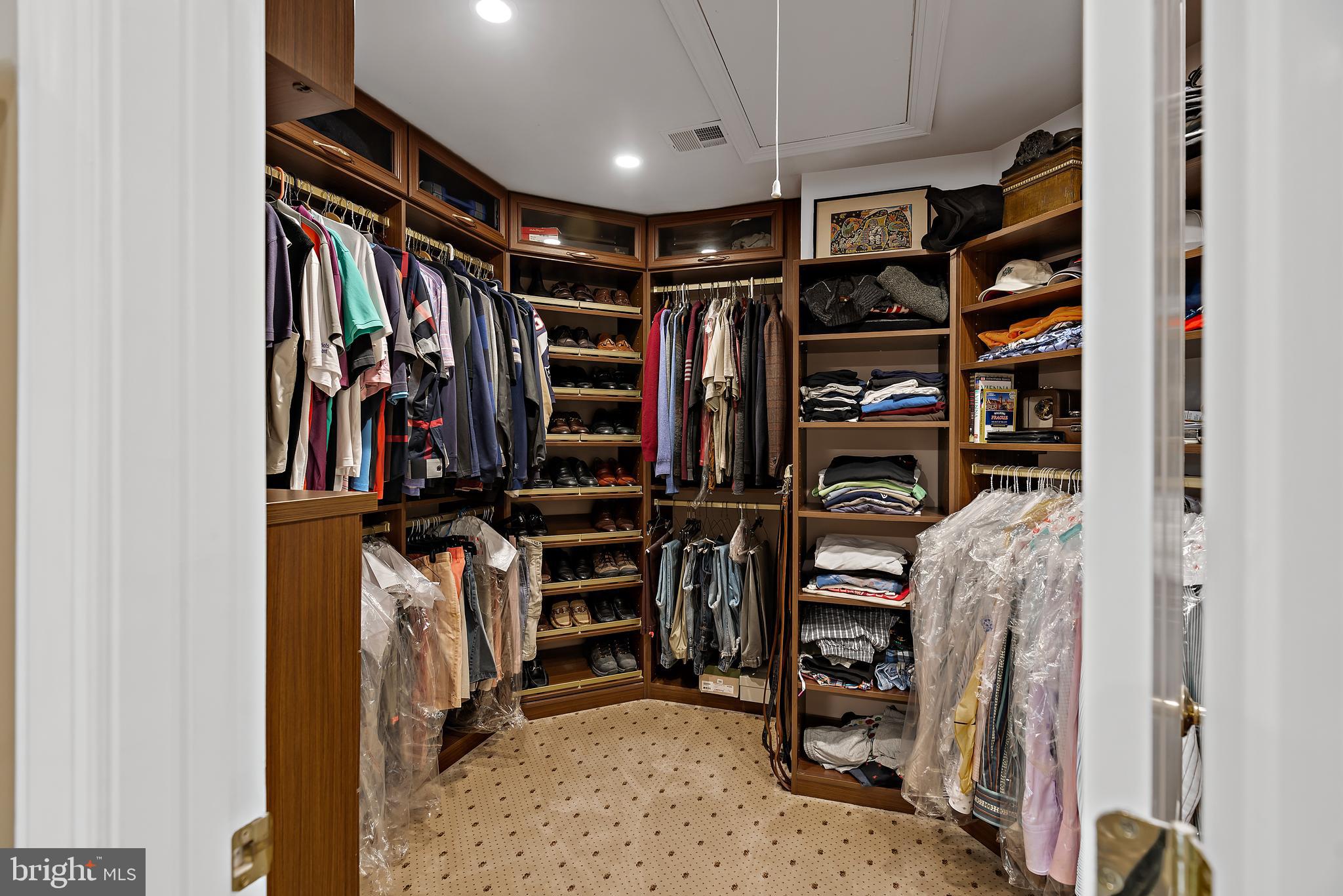 SOUTH RIVER COLONY - Residential