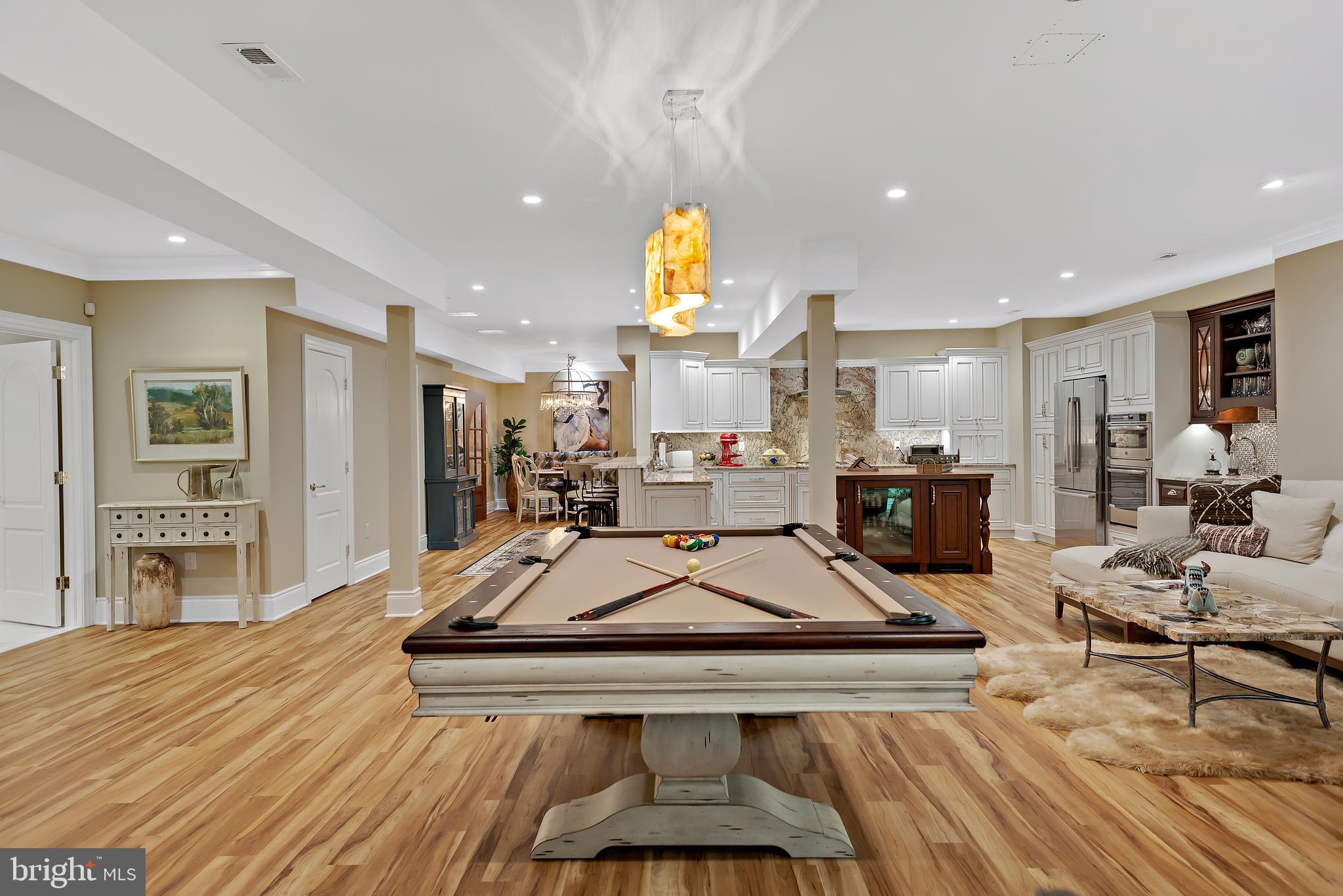 SOUTH RIVER COLONY - Residential