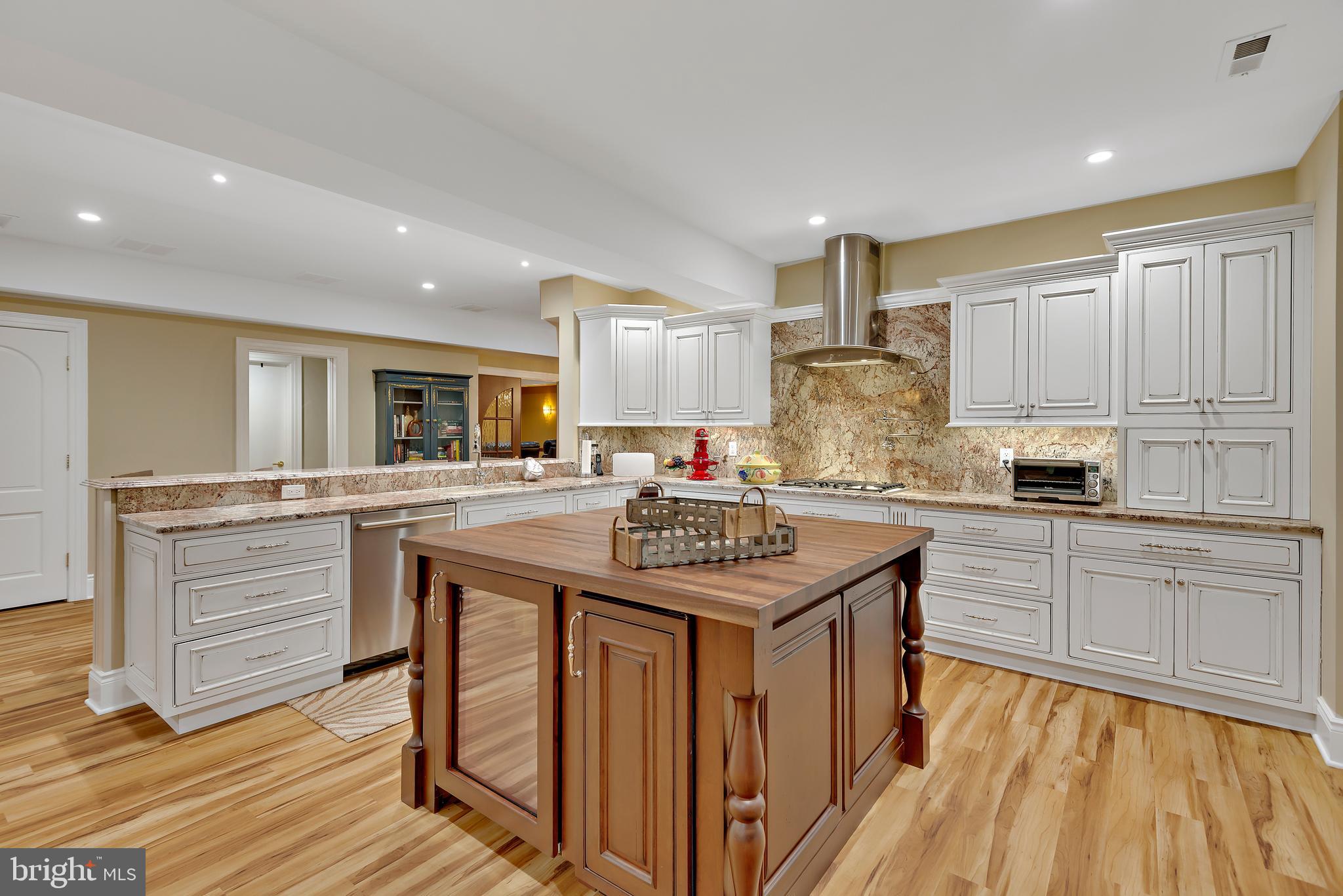 SOUTH RIVER COLONY - Residential