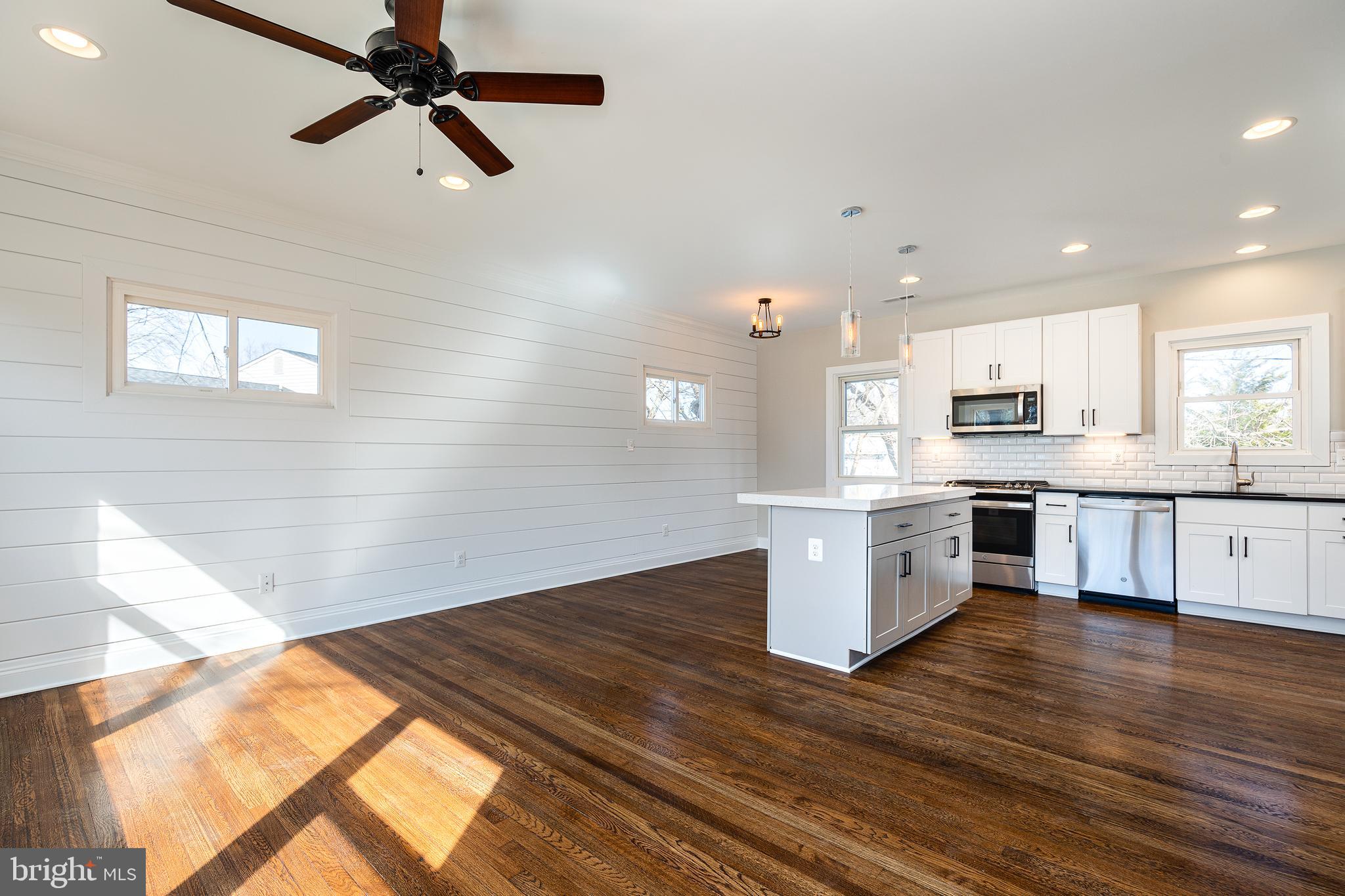 YORK MANOR - Residential