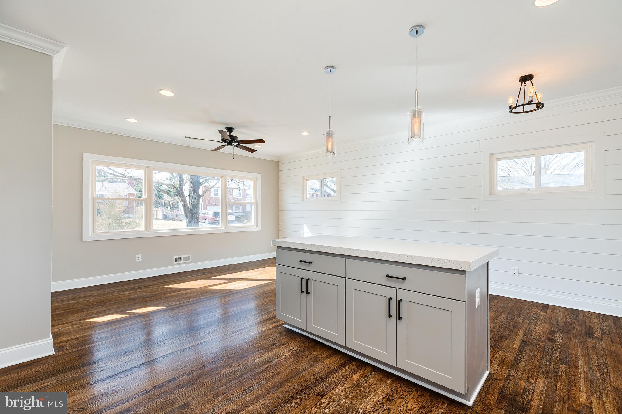 YORK MANOR - Residential